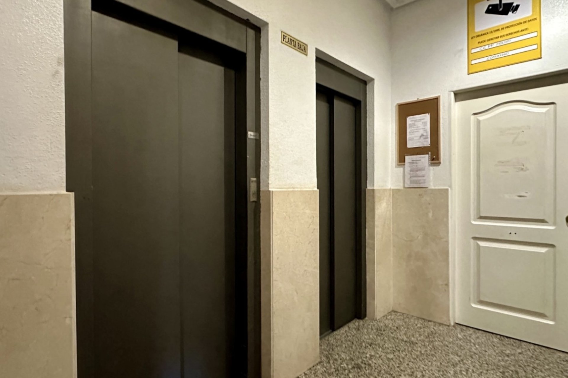 Resale - Apartment / flat -
Torrevieja - Torrevieja - Centre