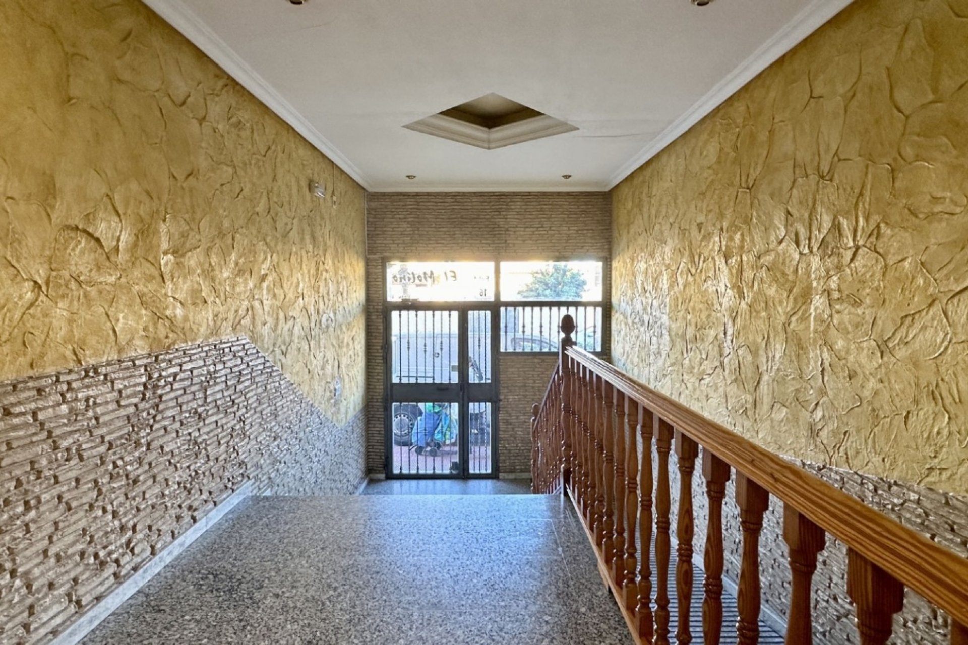 Resale - Apartment / flat -
Torrevieja - Torrevieja - Centre