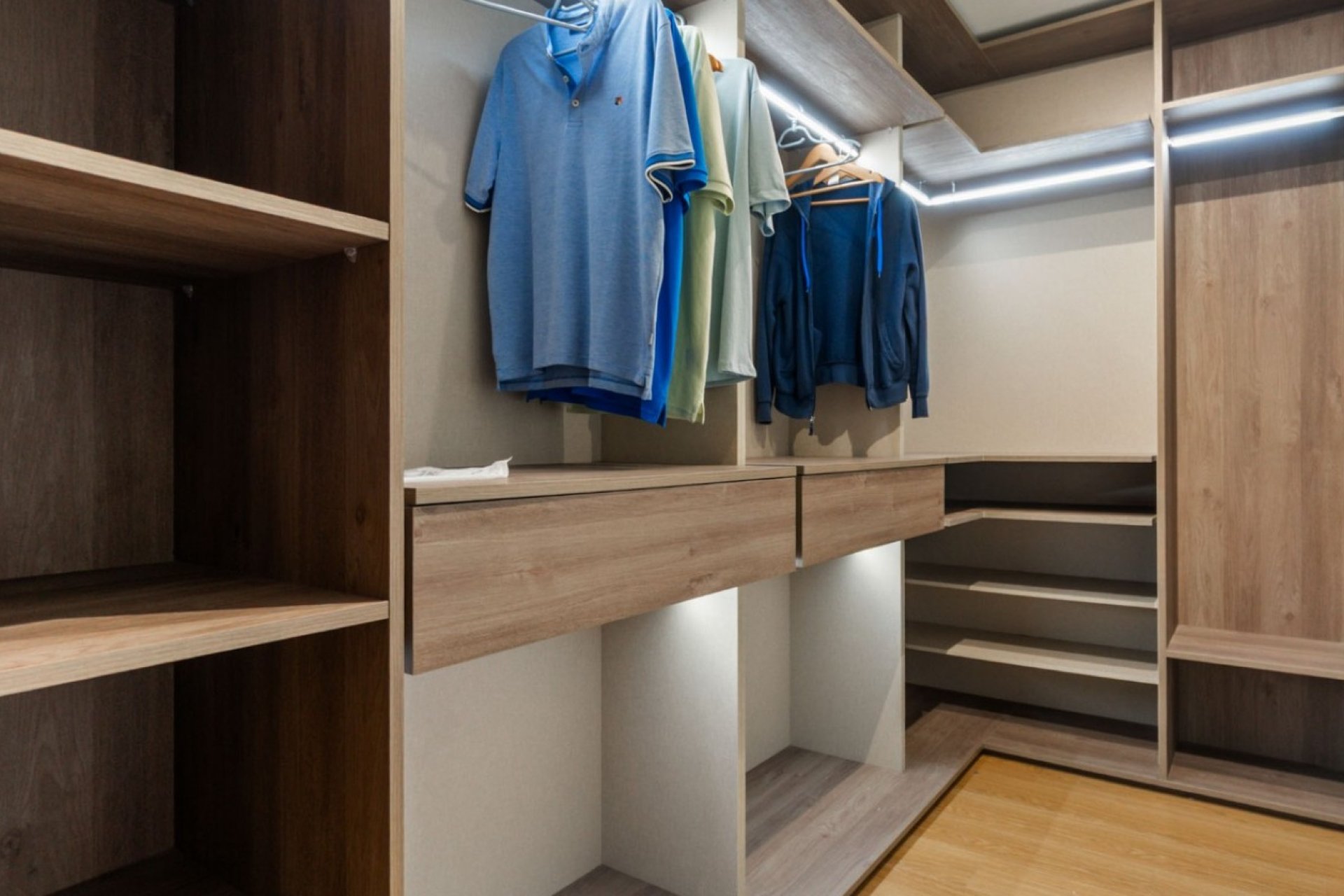 Resale - Apartment / flat -
Torrevieja - Torrevieja - Centre