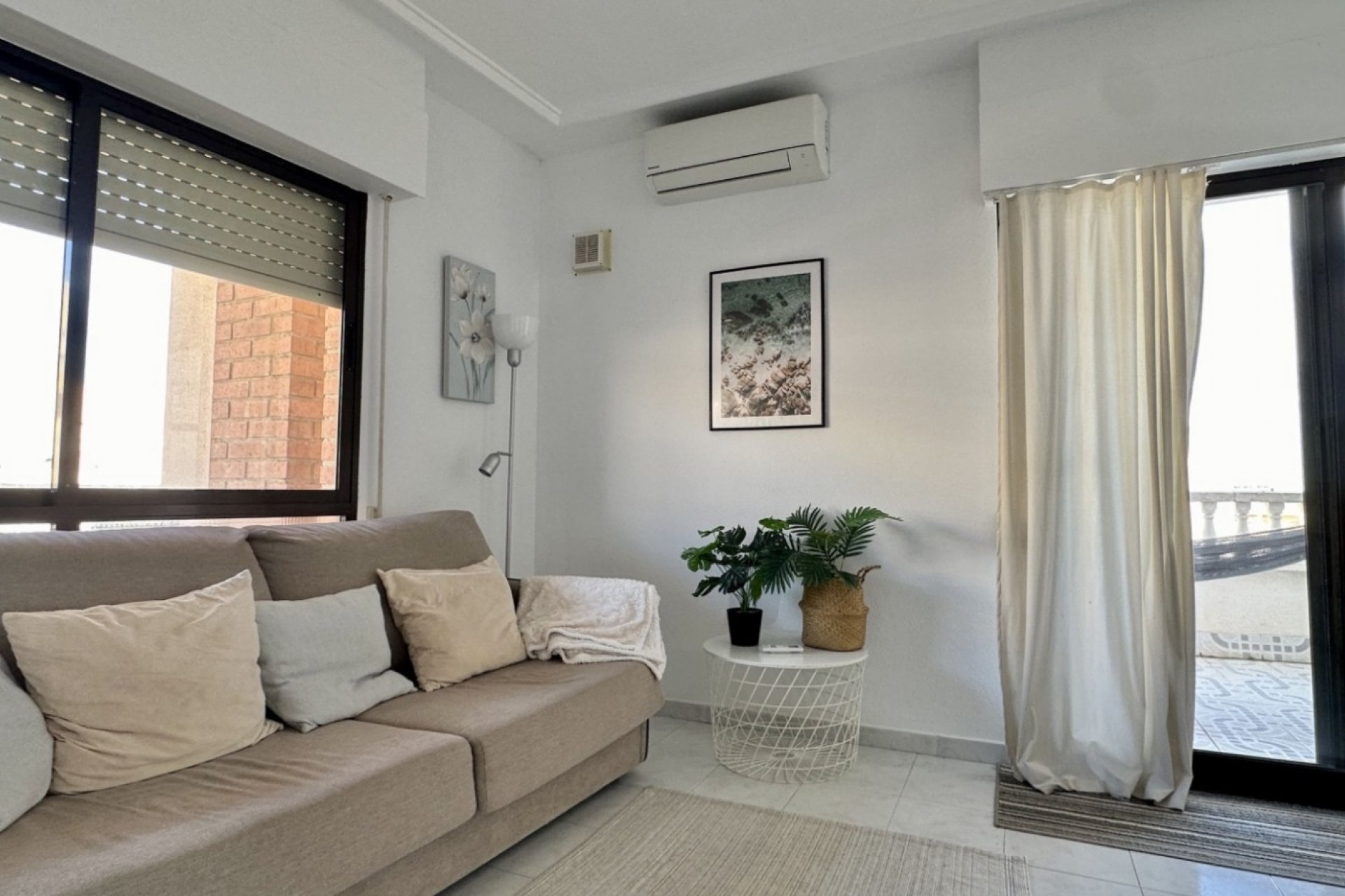 Resale - Apartment / flat -
Torrevieja - Torrevieja - Centre