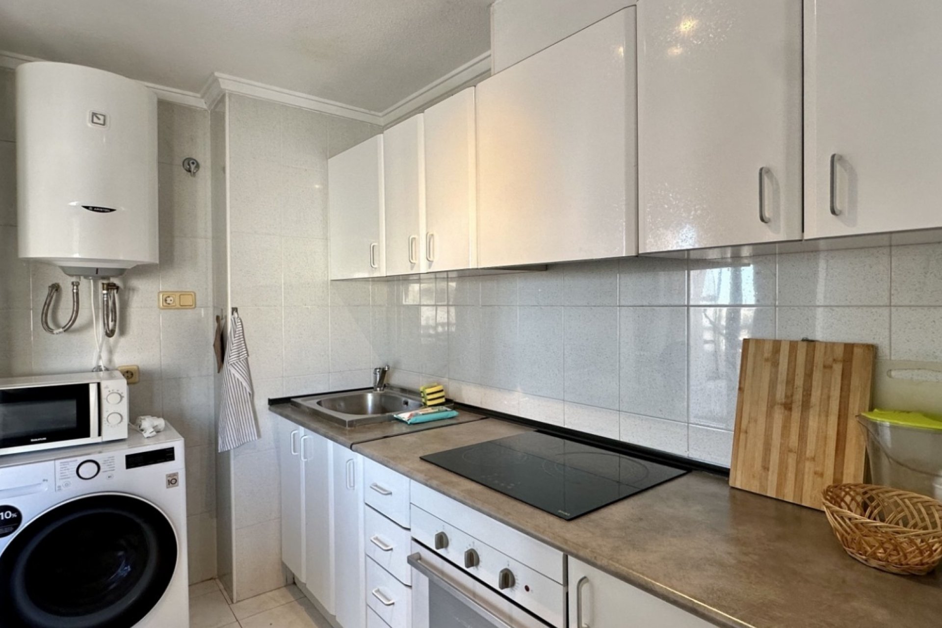 Resale - Apartment / flat -
Torrevieja - Torrevieja - Centre