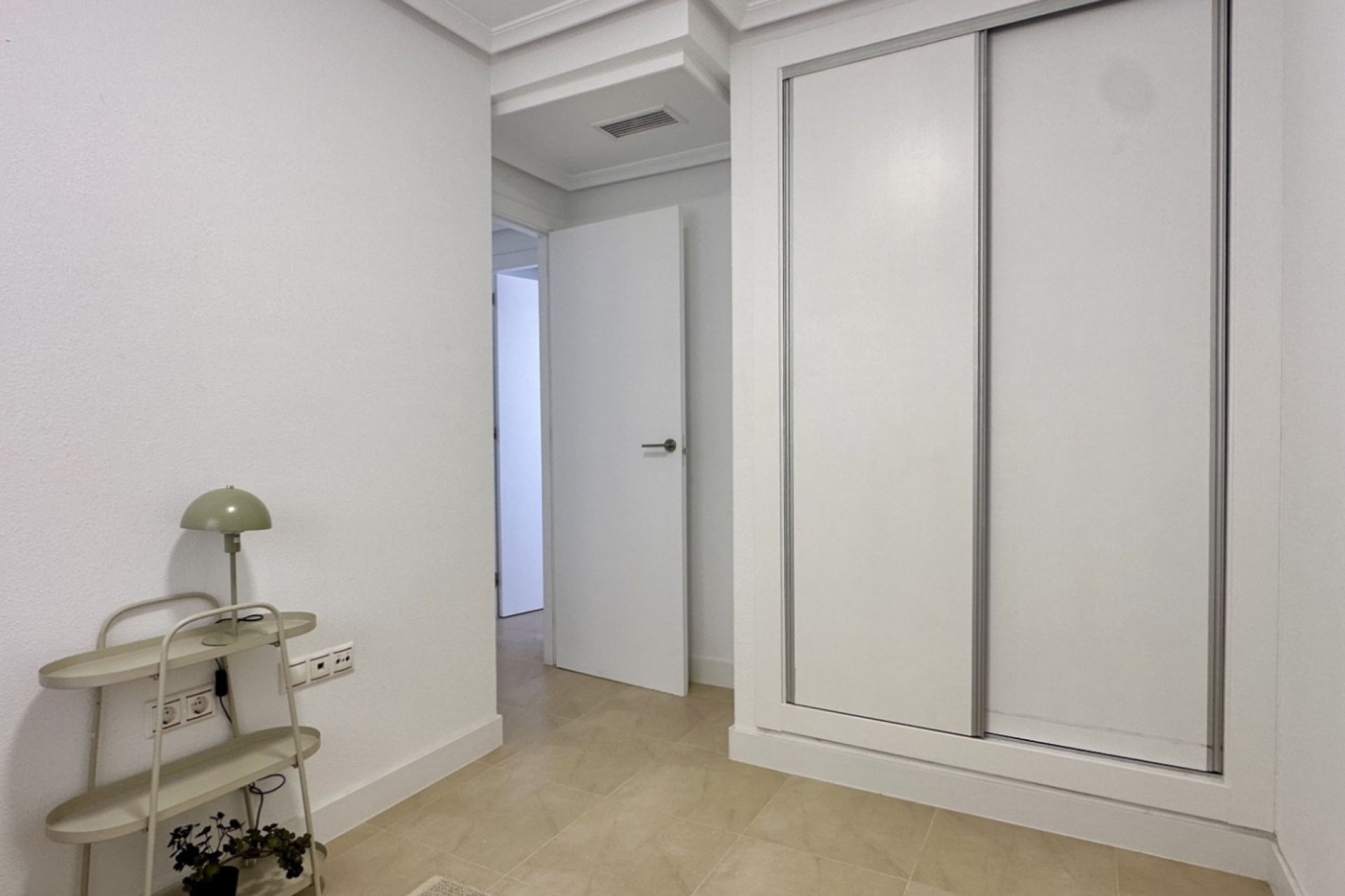 Resale - Apartment / flat -
Torrevieja - Torrevieja - Centre