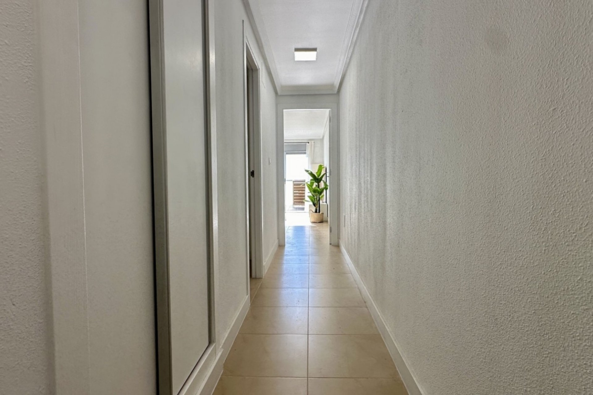 Resale - Apartment / flat -
Torrevieja - Torrevieja - Centre