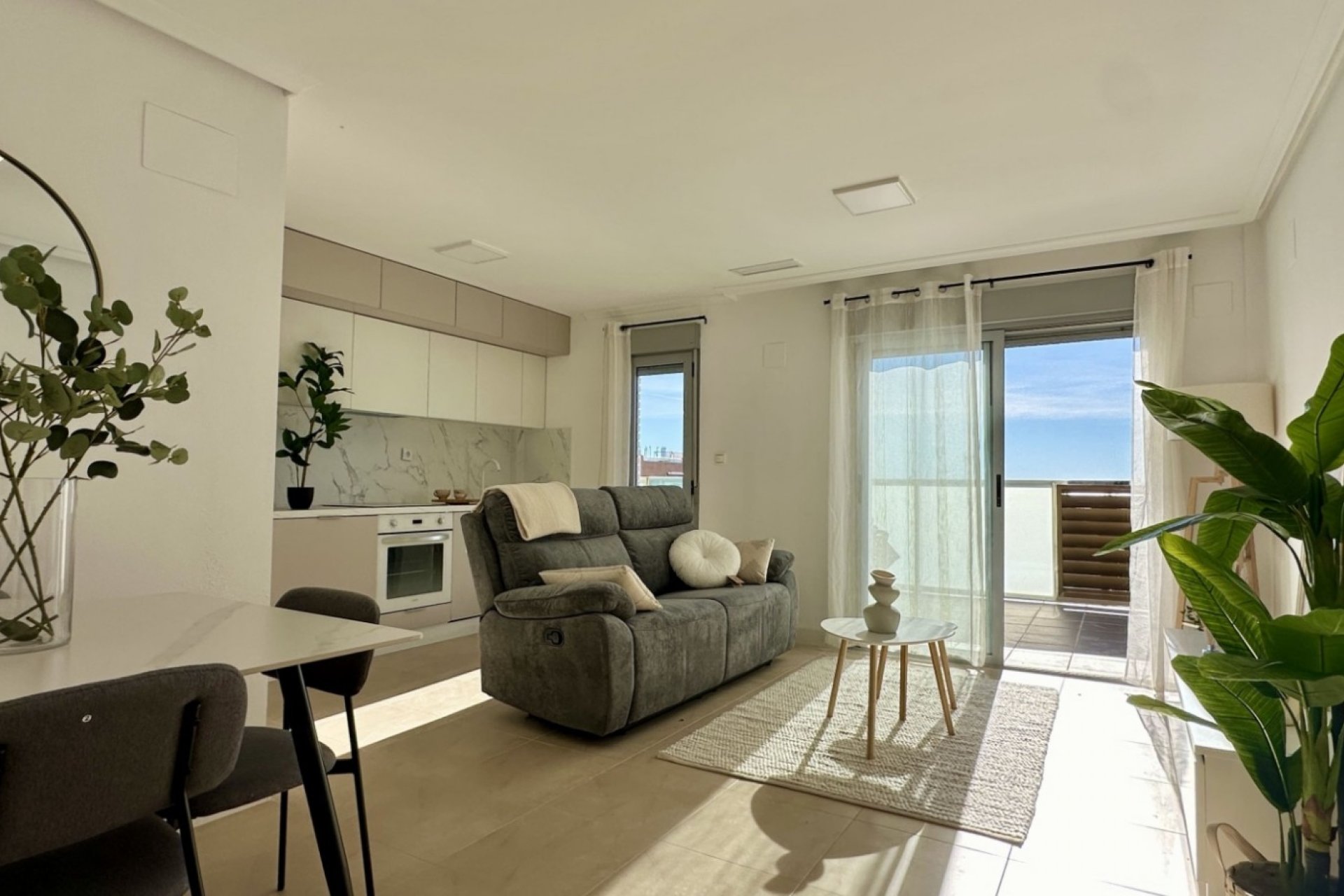 Resale - Apartment / flat -
Torrevieja - Torrevieja - Centre
