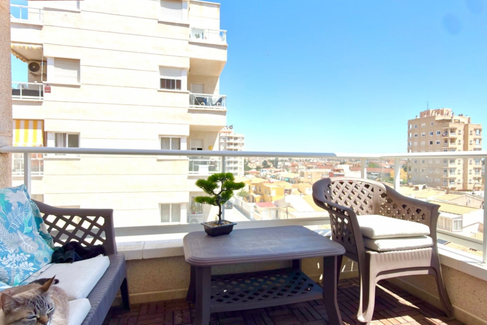 Resale - Apartment / flat -
Torrevieja - Torrevieja - Centre