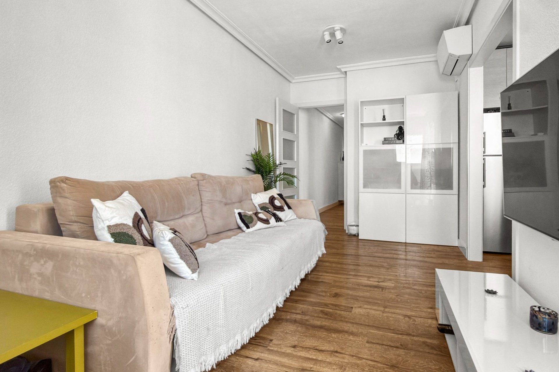 Resale - Apartment / flat -
Torrevieja - Torrevieja - Centre