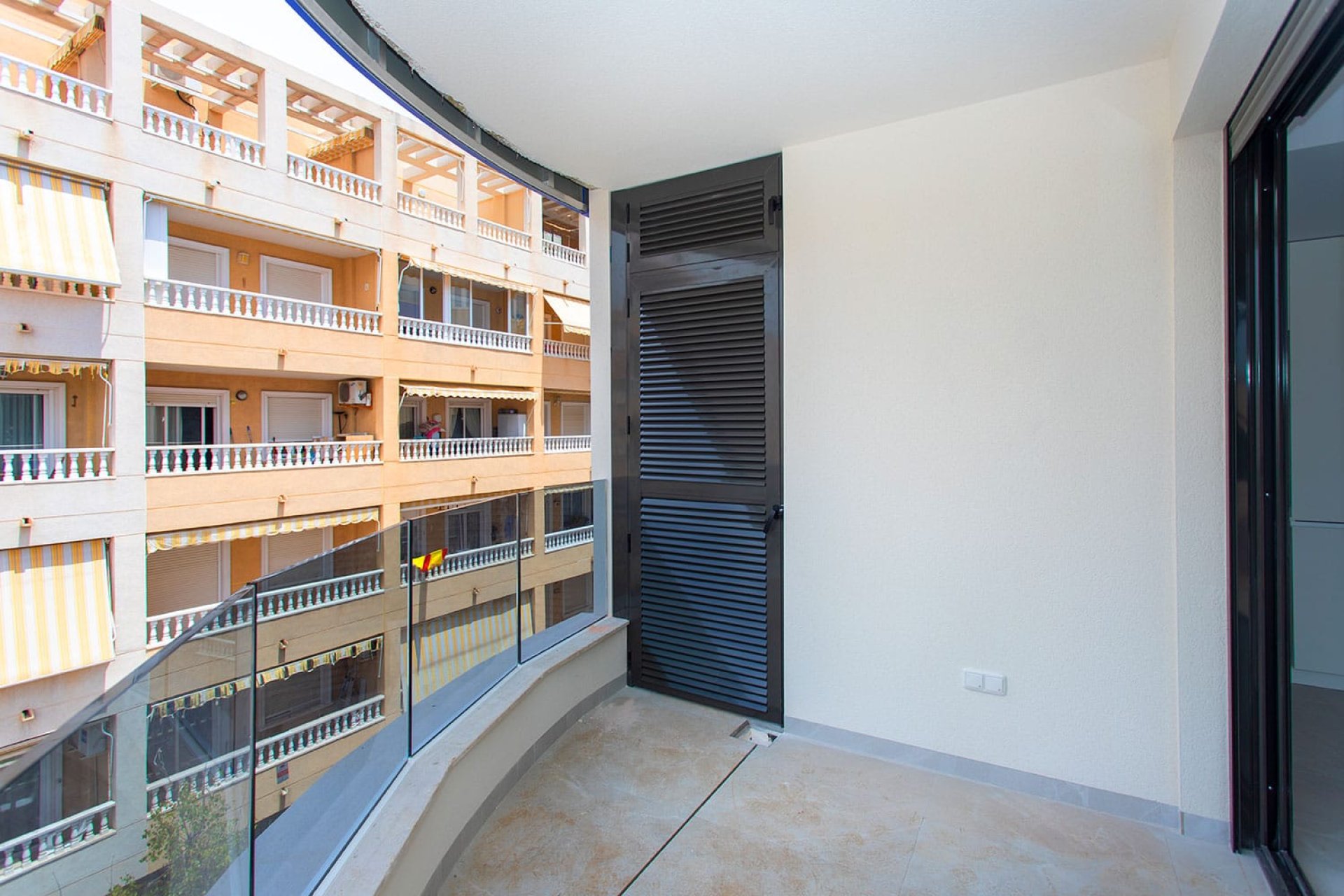 Resale - Apartment / flat -
Torrevieja - Torrevieja - Centre