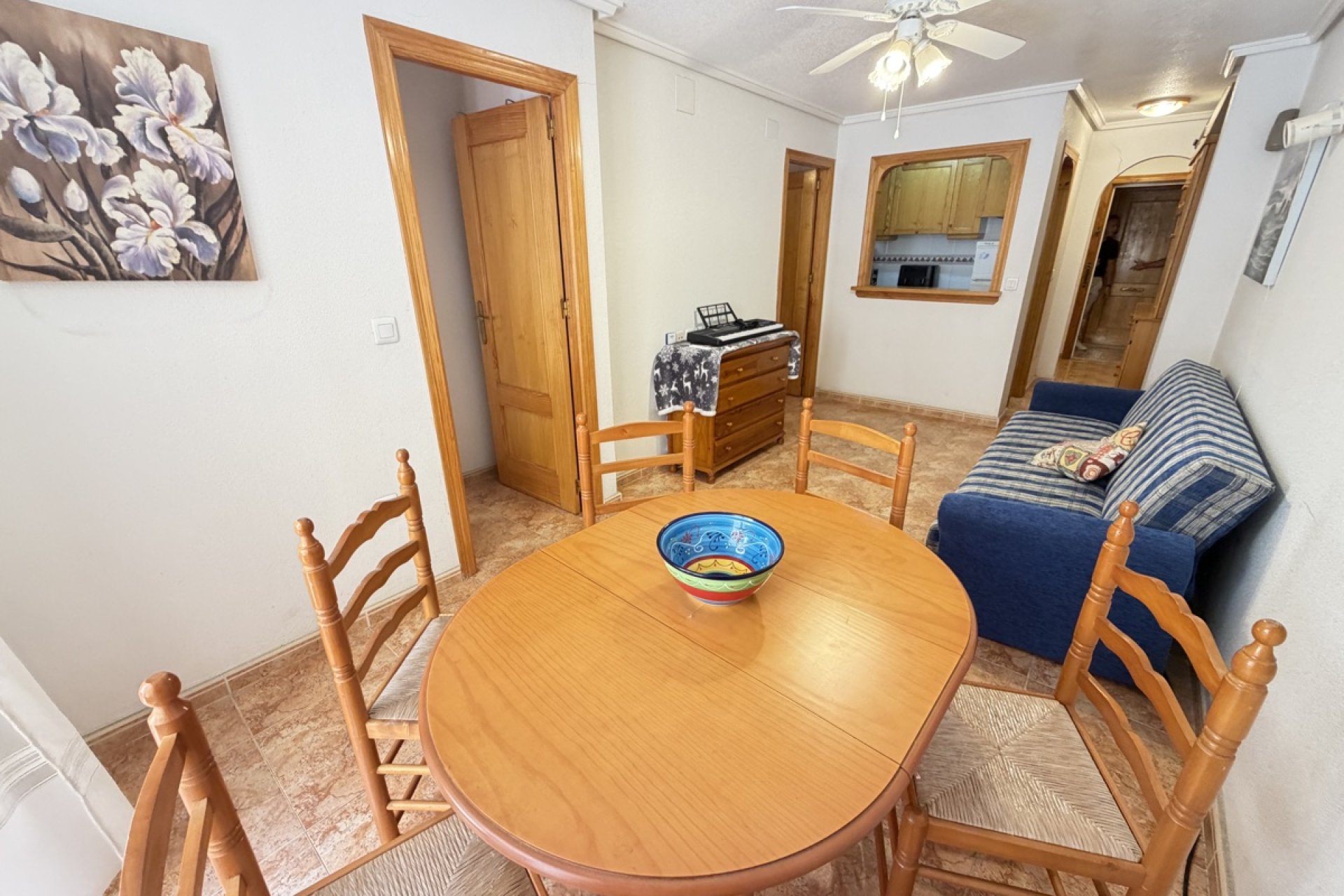 Resale - Apartment / flat -
Torrevieja - Torrevieja - Centre
