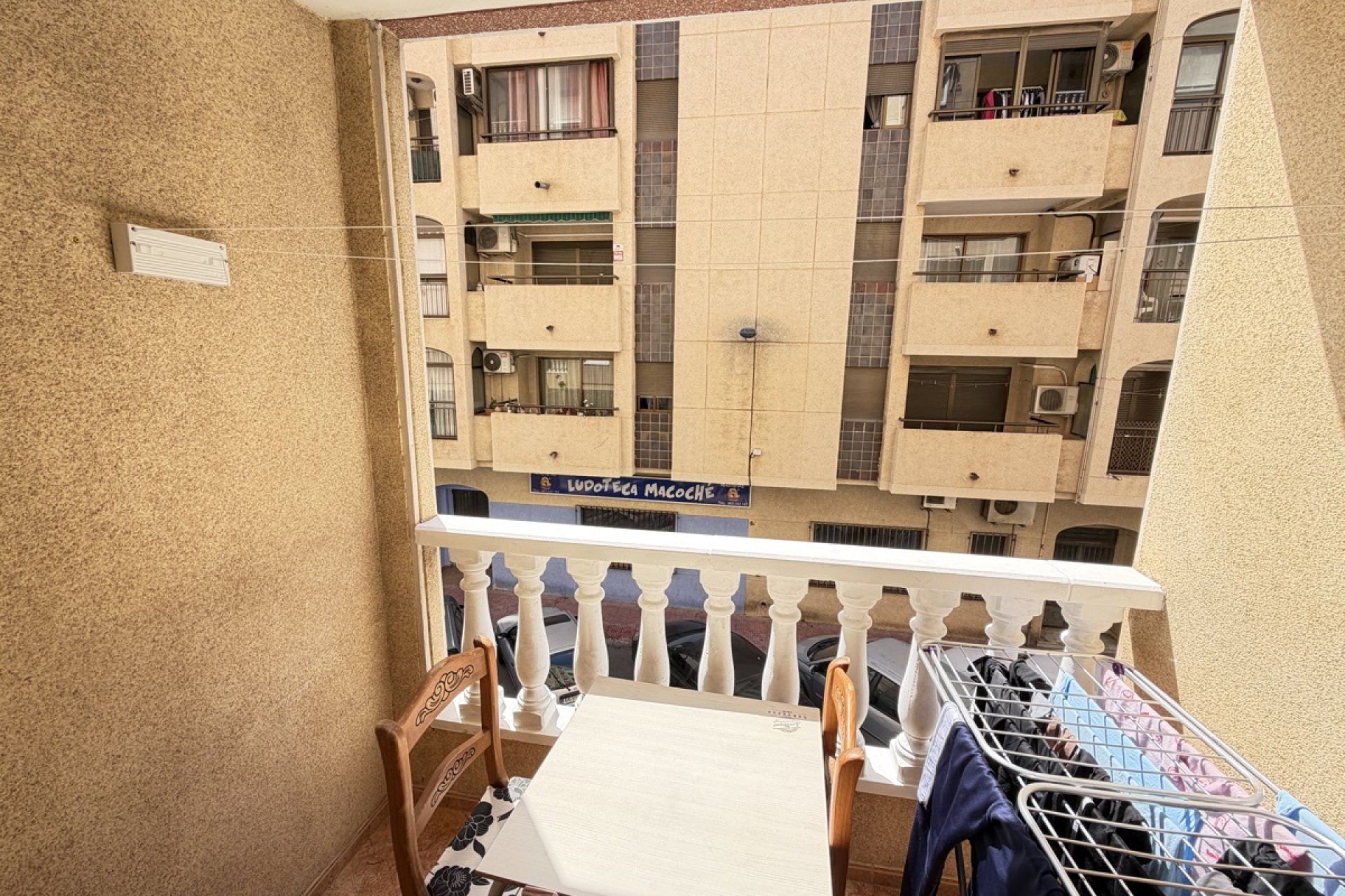 Resale - Apartment / flat -
Torrevieja - Torrevieja - Centre