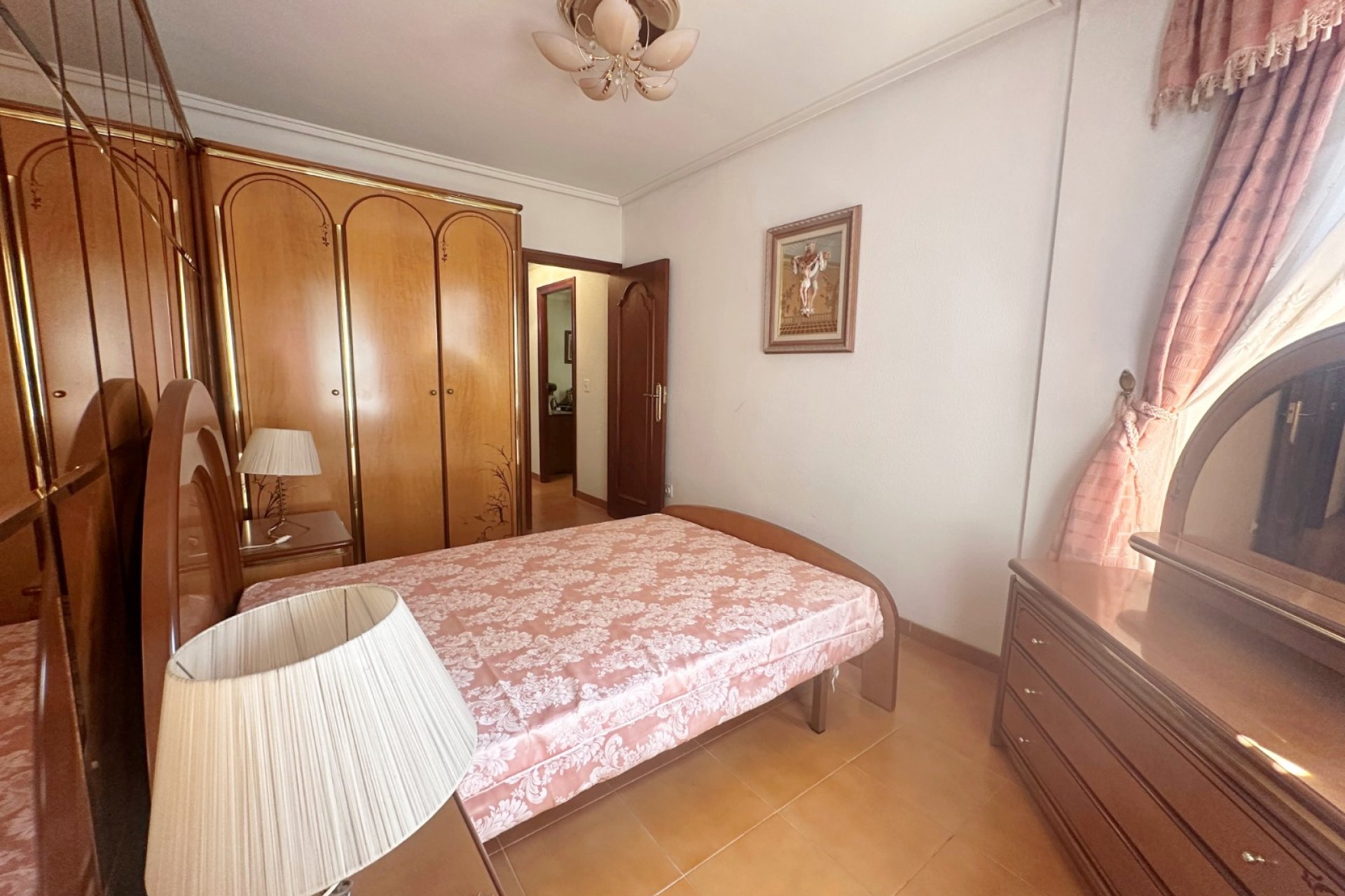 Resale - Apartment / flat -
Torrevieja - Torrevieja - Centre