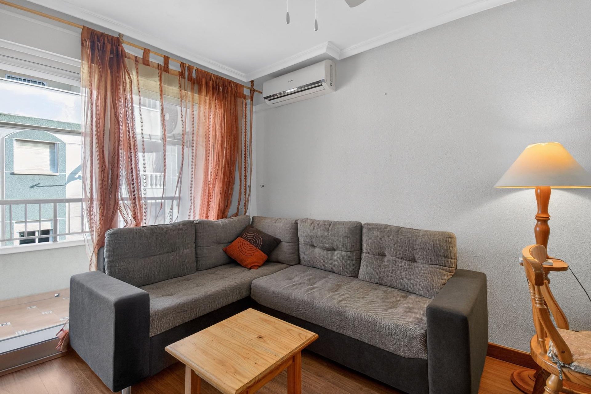 Resale - Apartment / flat -
Torrevieja - Torrevieja - Centre