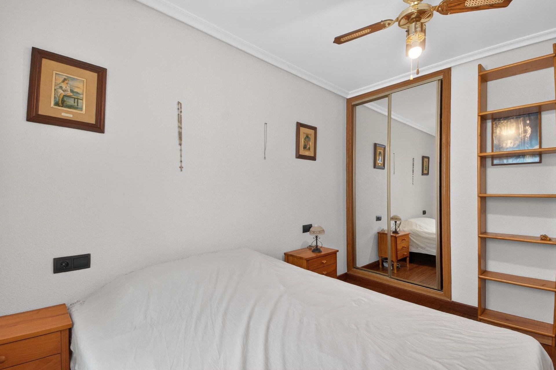 Resale - Apartment / flat -
Torrevieja - Torrevieja - Centre
