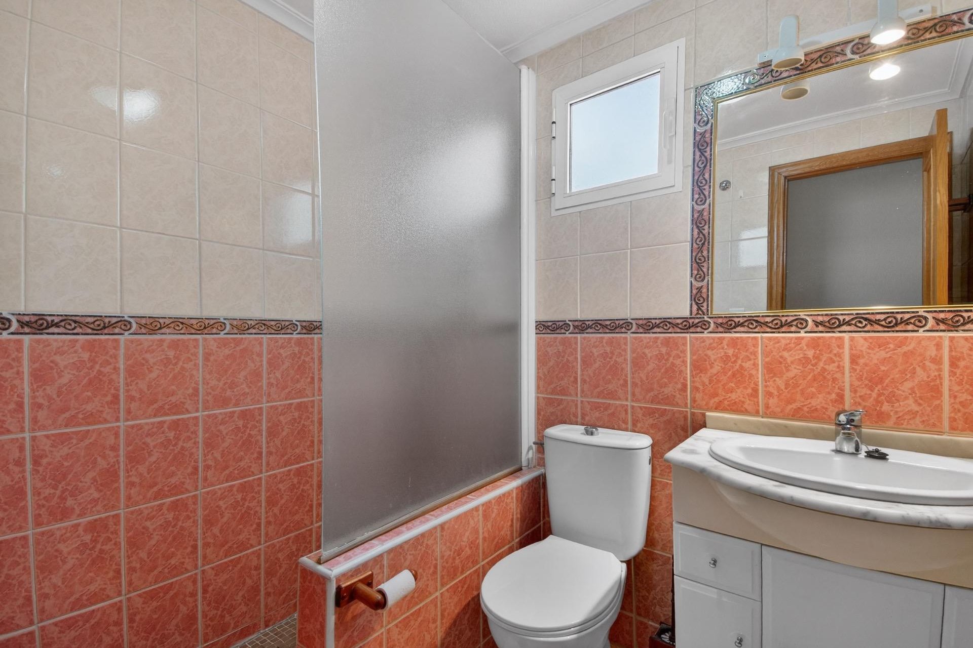 Resale - Apartment / flat -
Torrevieja - Torrevieja - Centre