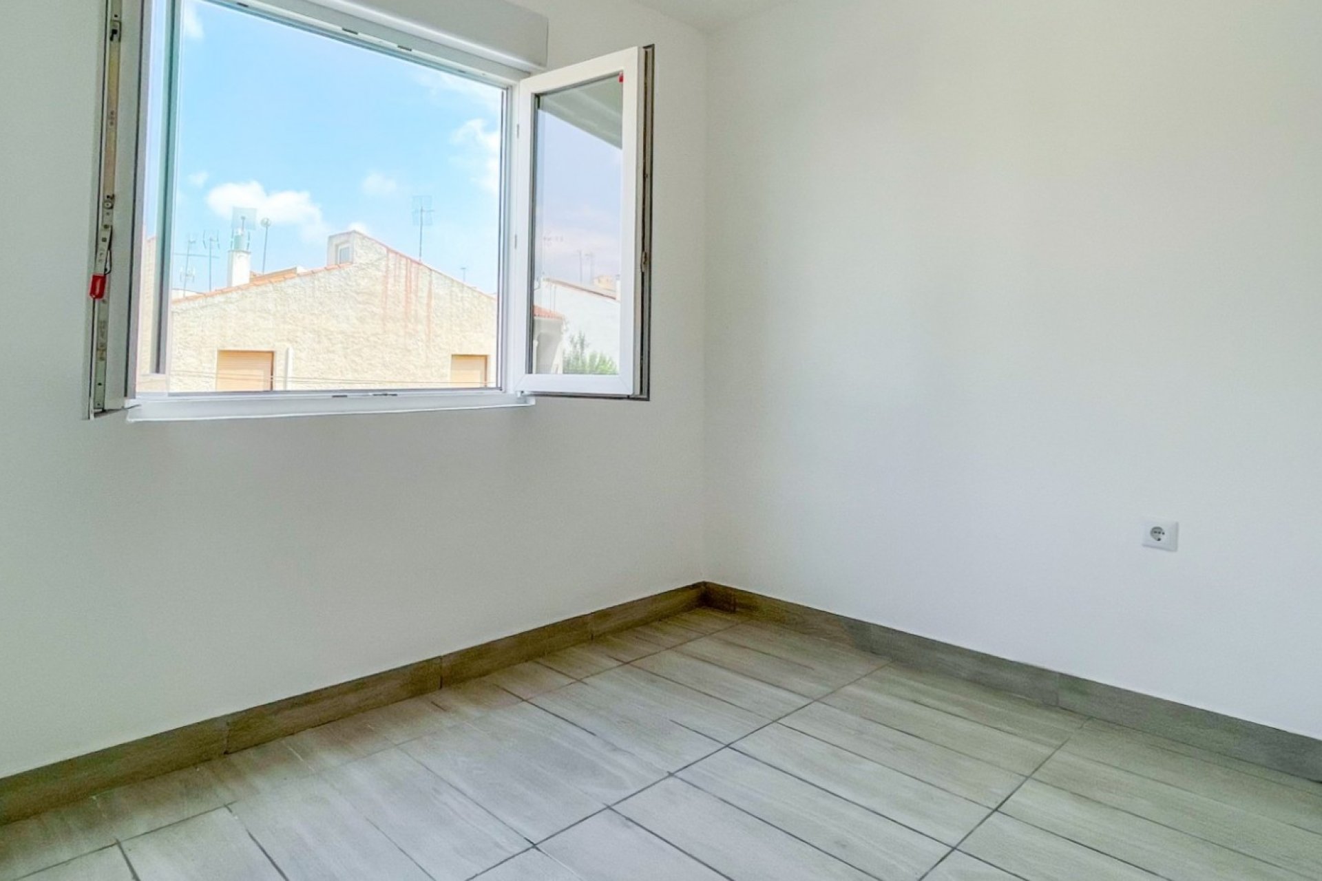 Resale - Apartment / flat -
Torrevieja - Torrevieja - Centre