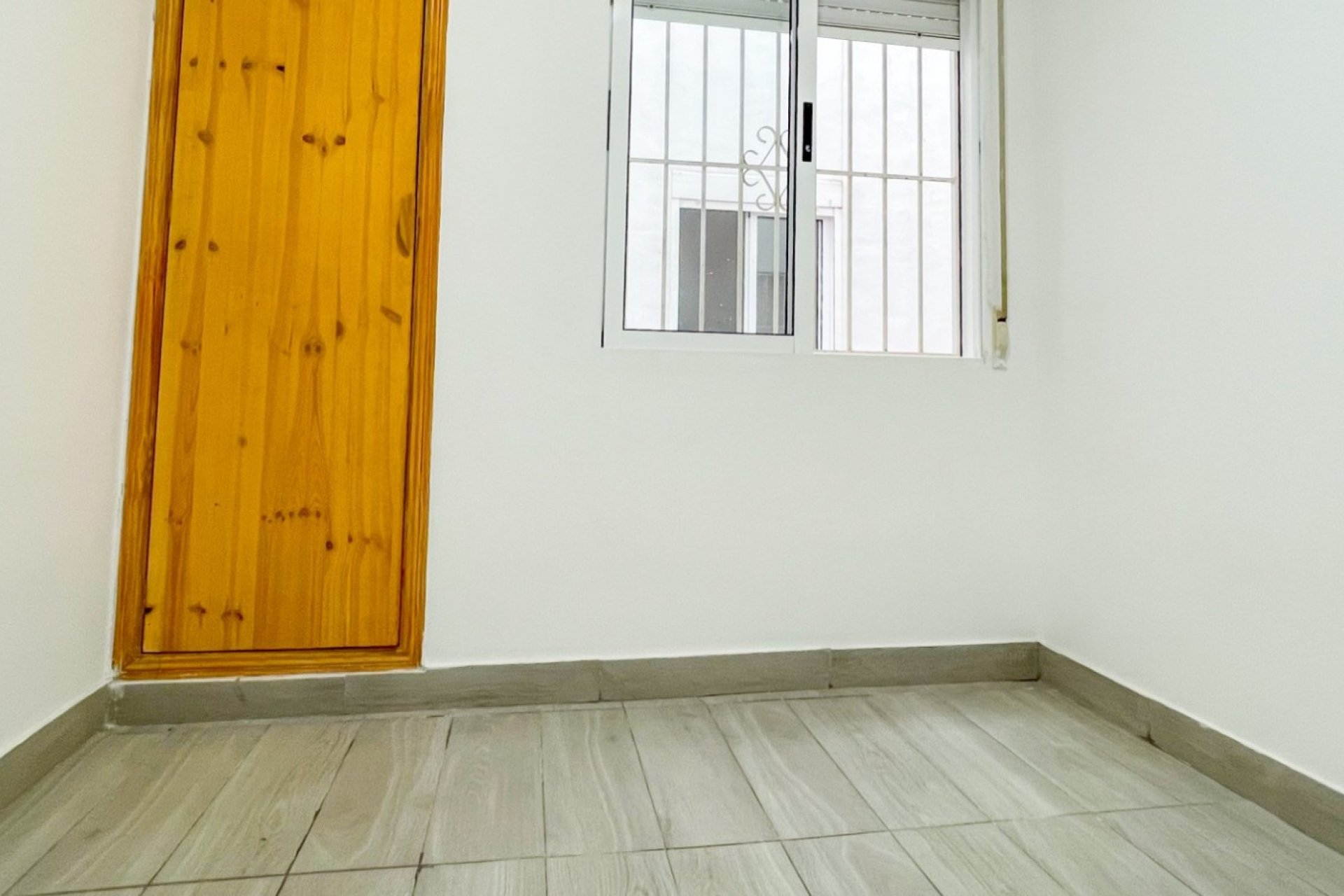 Resale - Apartment / flat -
Torrevieja - Torrevieja - Centre