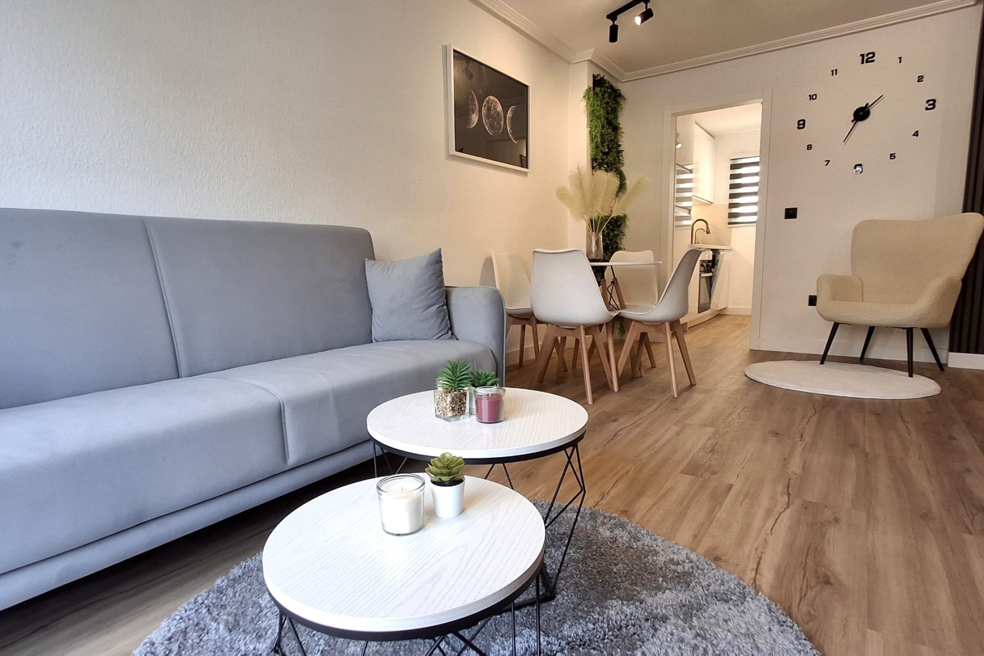 Resale - Apartment / flat -
Torrevieja - Torrevieja - Centre
