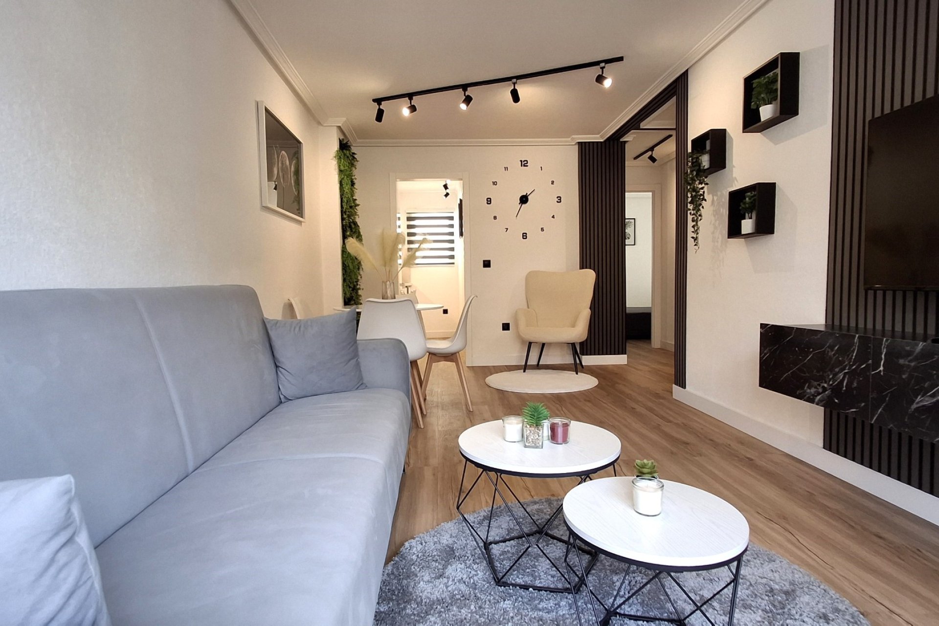 Resale - Apartment / flat -
Torrevieja - Torrevieja - Centre