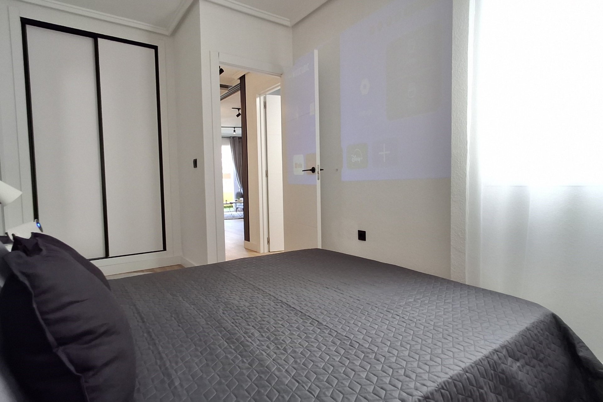Resale - Apartment / flat -
Torrevieja - Torrevieja - Centre