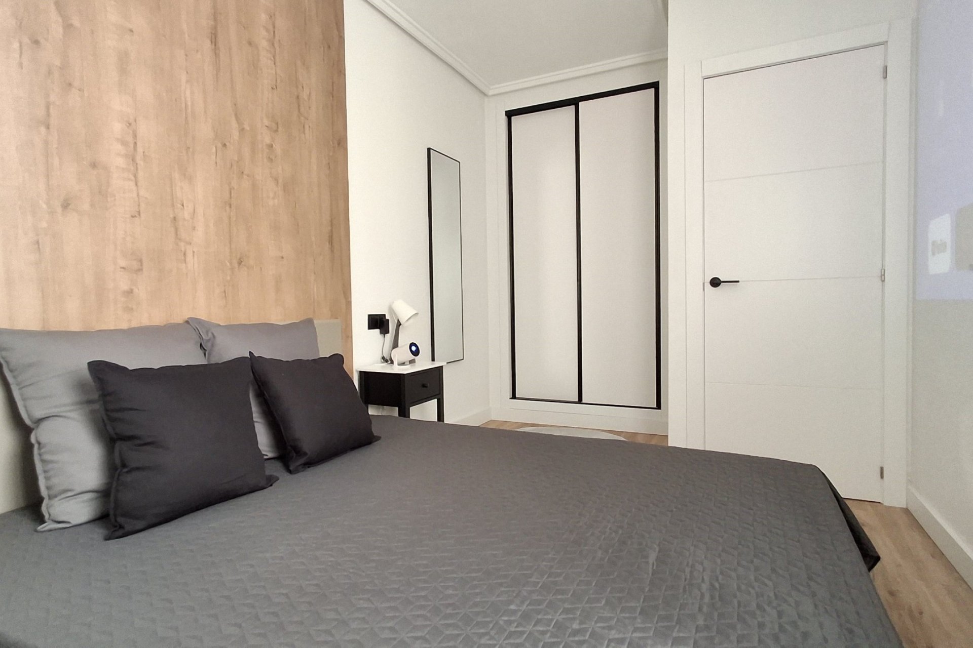 Resale - Apartment / flat -
Torrevieja - Torrevieja - Centre