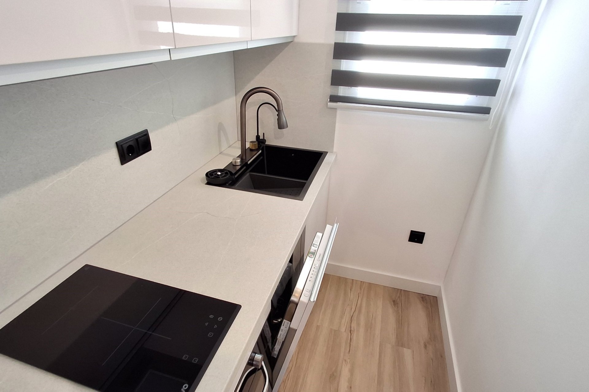 Resale - Apartment / flat -
Torrevieja - Torrevieja - Centre
