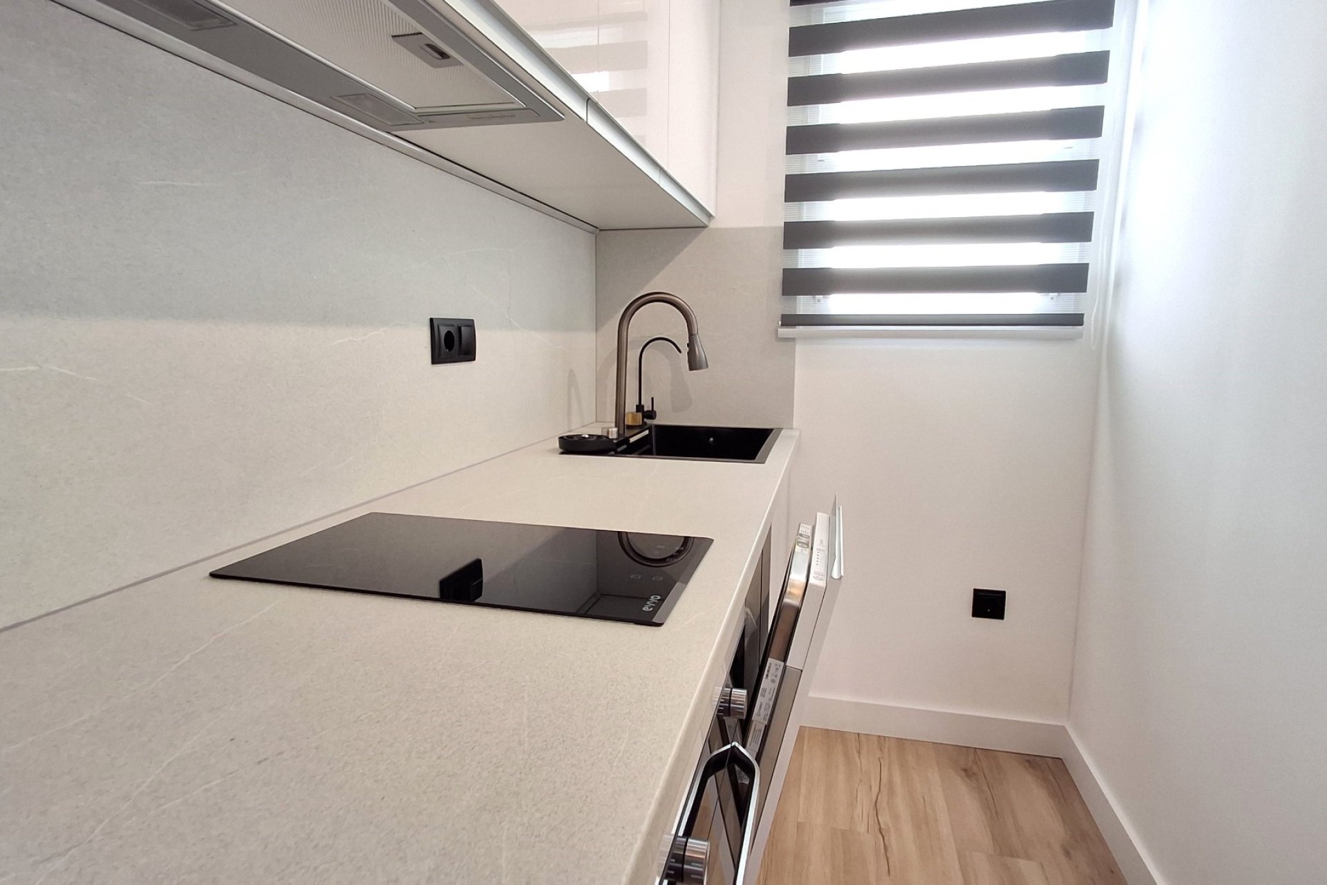Resale - Apartment / flat -
Torrevieja - Torrevieja - Centre