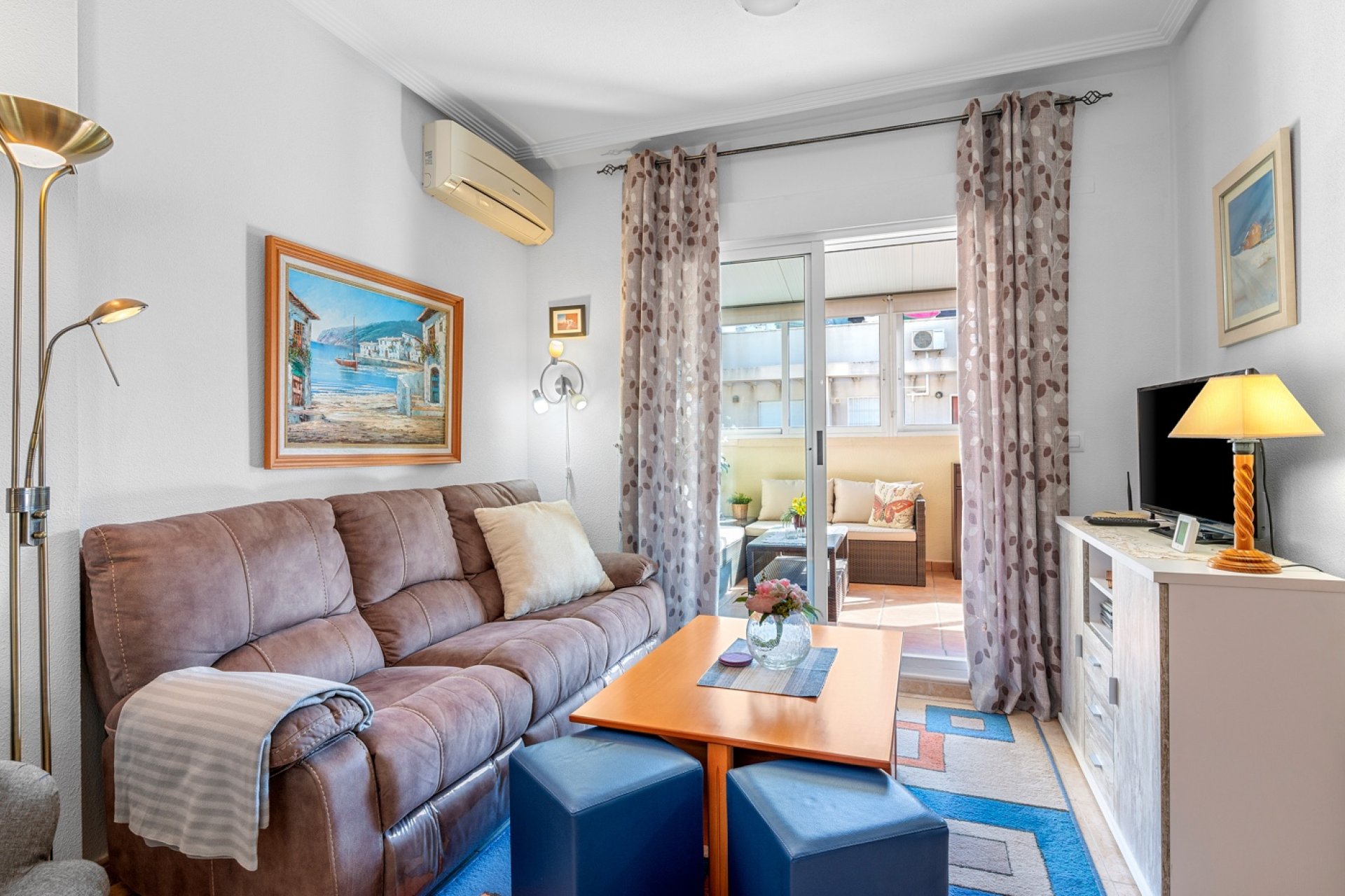 Resale - Apartment / flat -
Torrevieja - Torrevieja - Centre