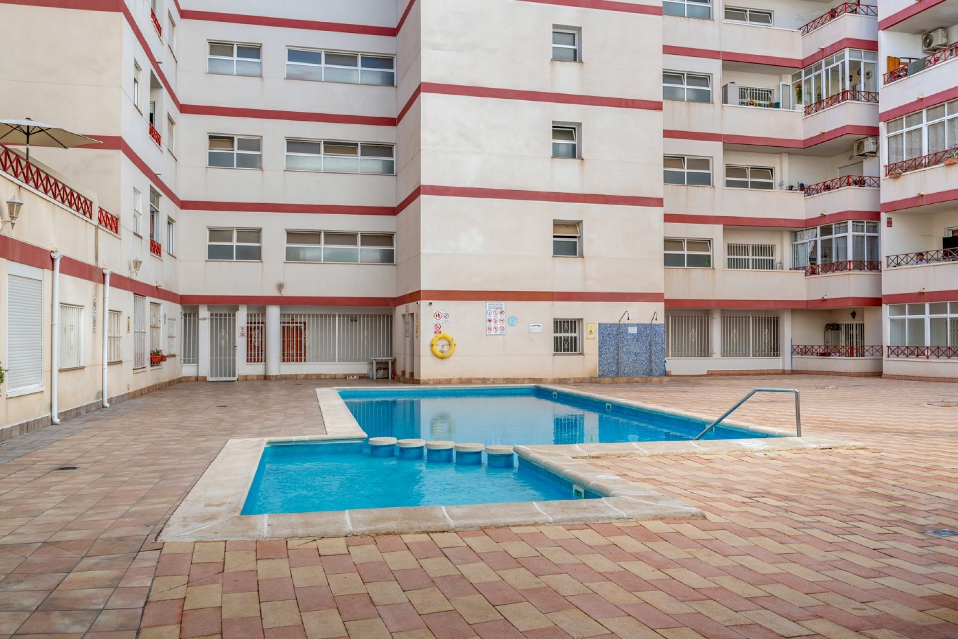Resale - Apartment / flat -
Torrevieja - Torrevieja - Centre