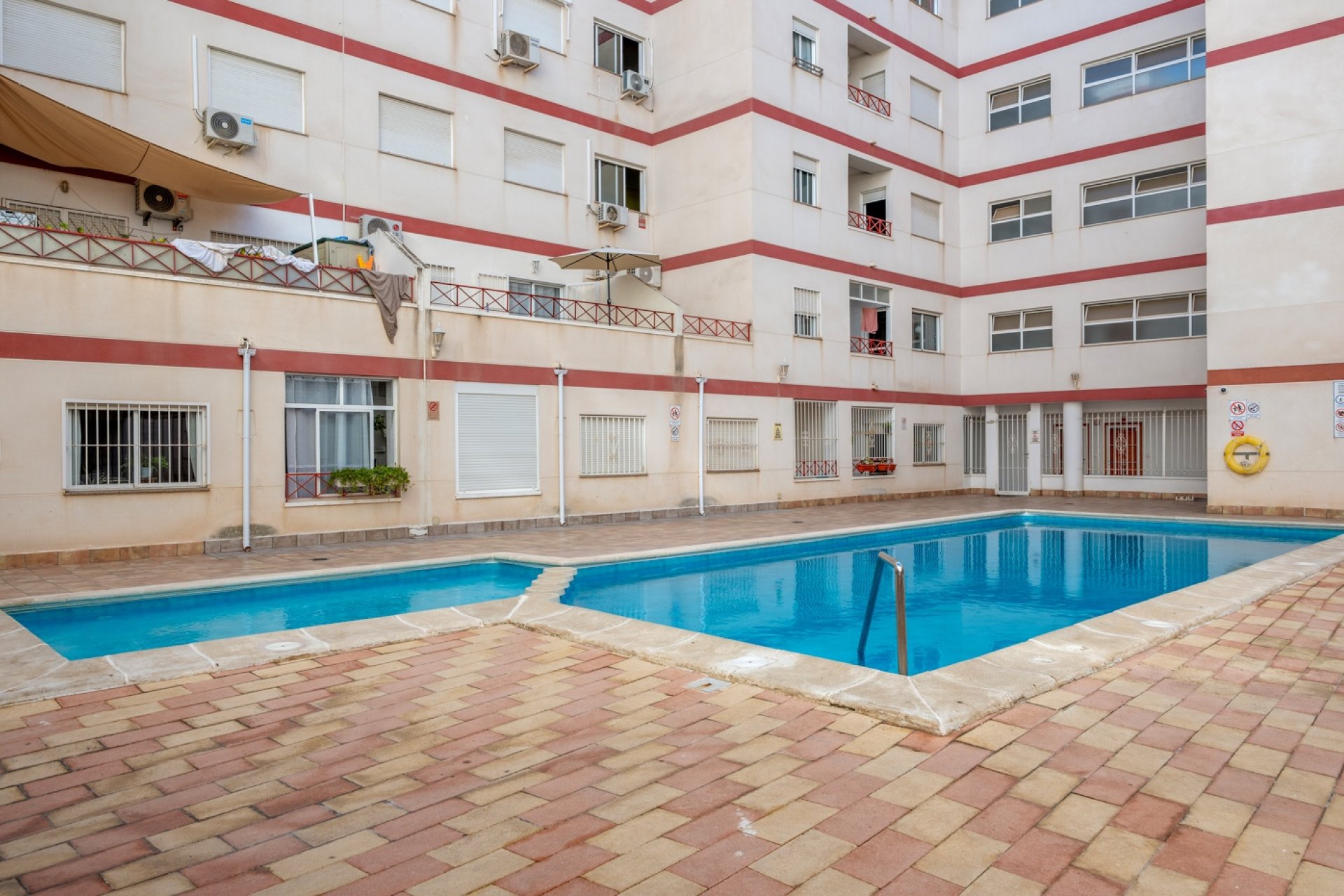Resale - Apartment / flat -
Torrevieja - Torrevieja - Centre