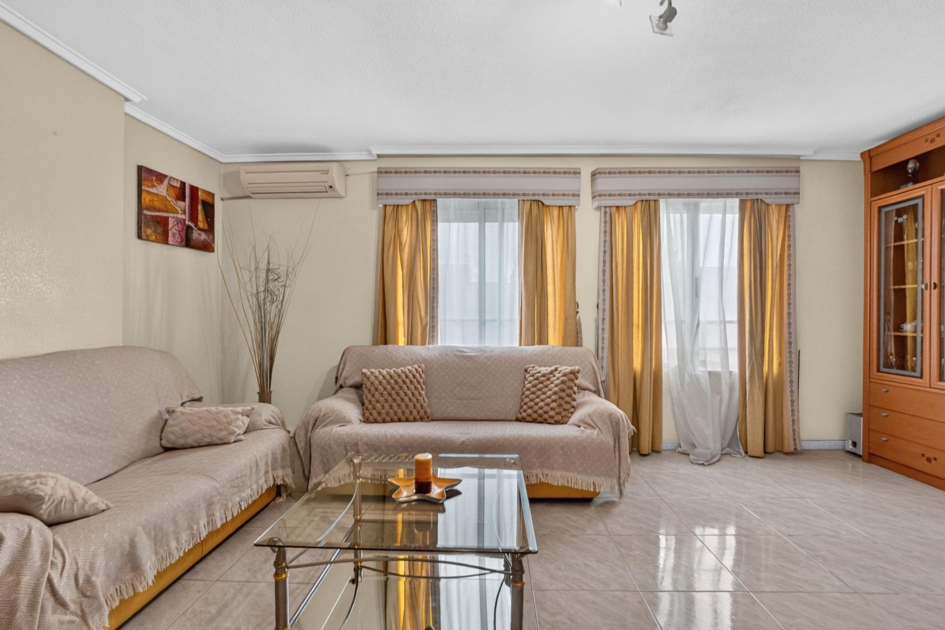 Resale - Apartment / flat -
Torrevieja - Torrevieja - Centre