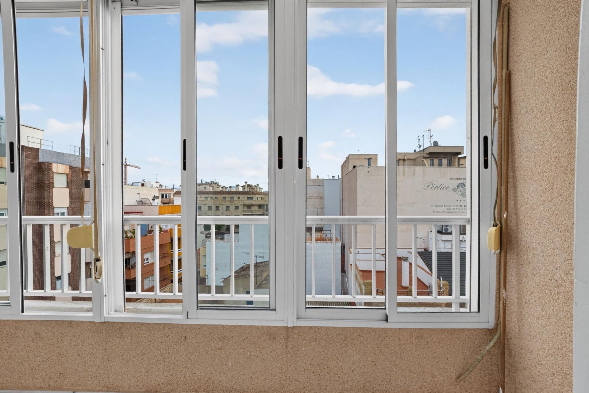 Resale - Apartment / flat -
Torrevieja - Torrevieja - Centre
