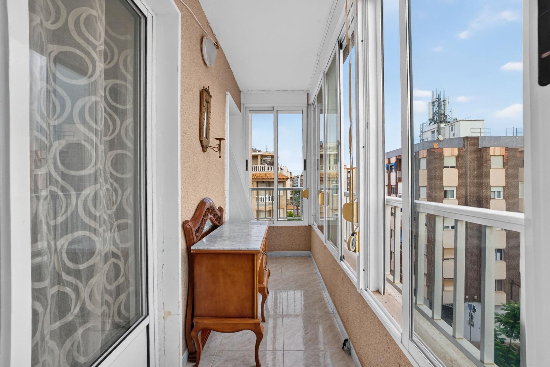 Resale - Apartment / flat -
Torrevieja - Torrevieja - Centre