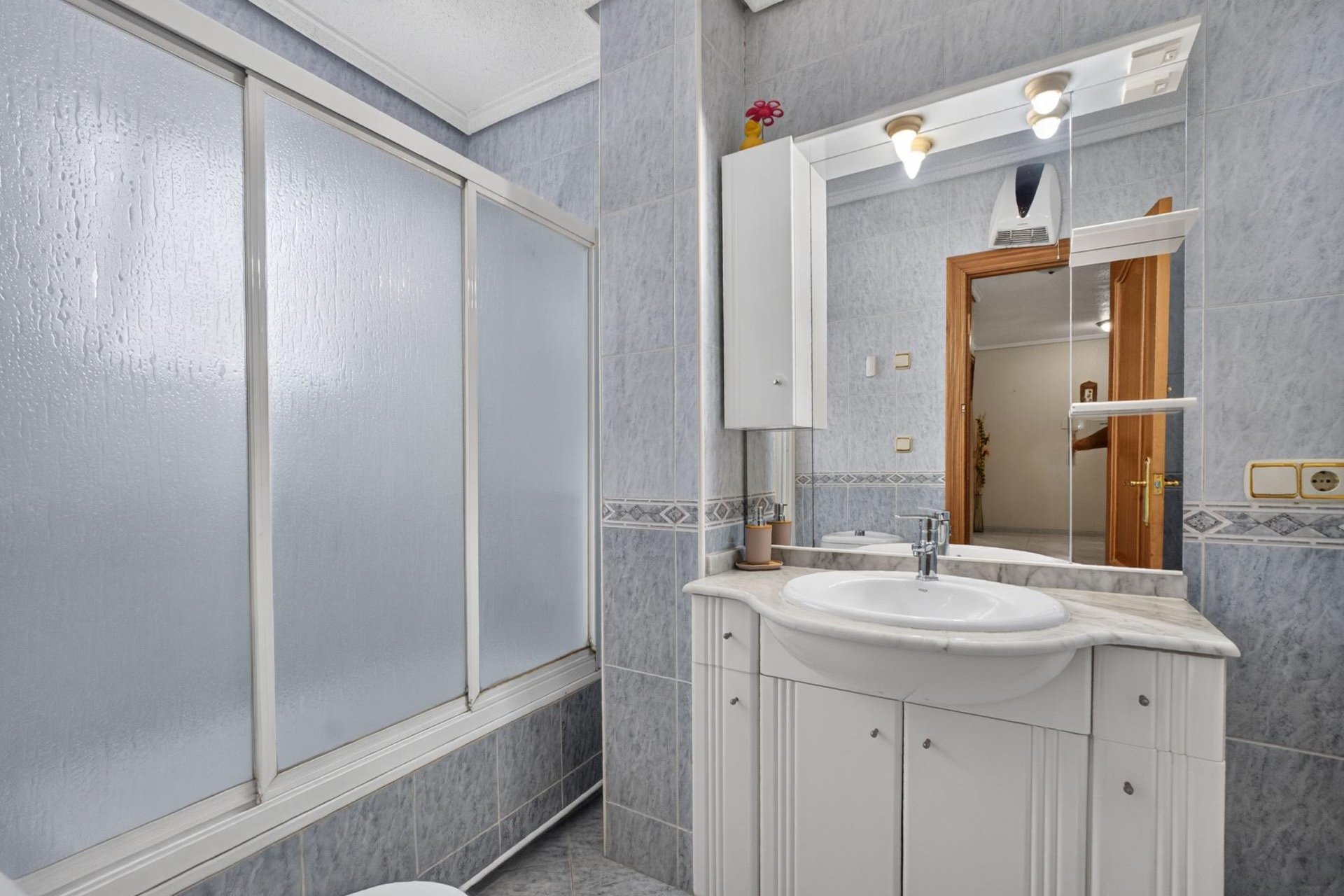 Resale - Apartment / flat -
Torrevieja - Torrevieja - Centre