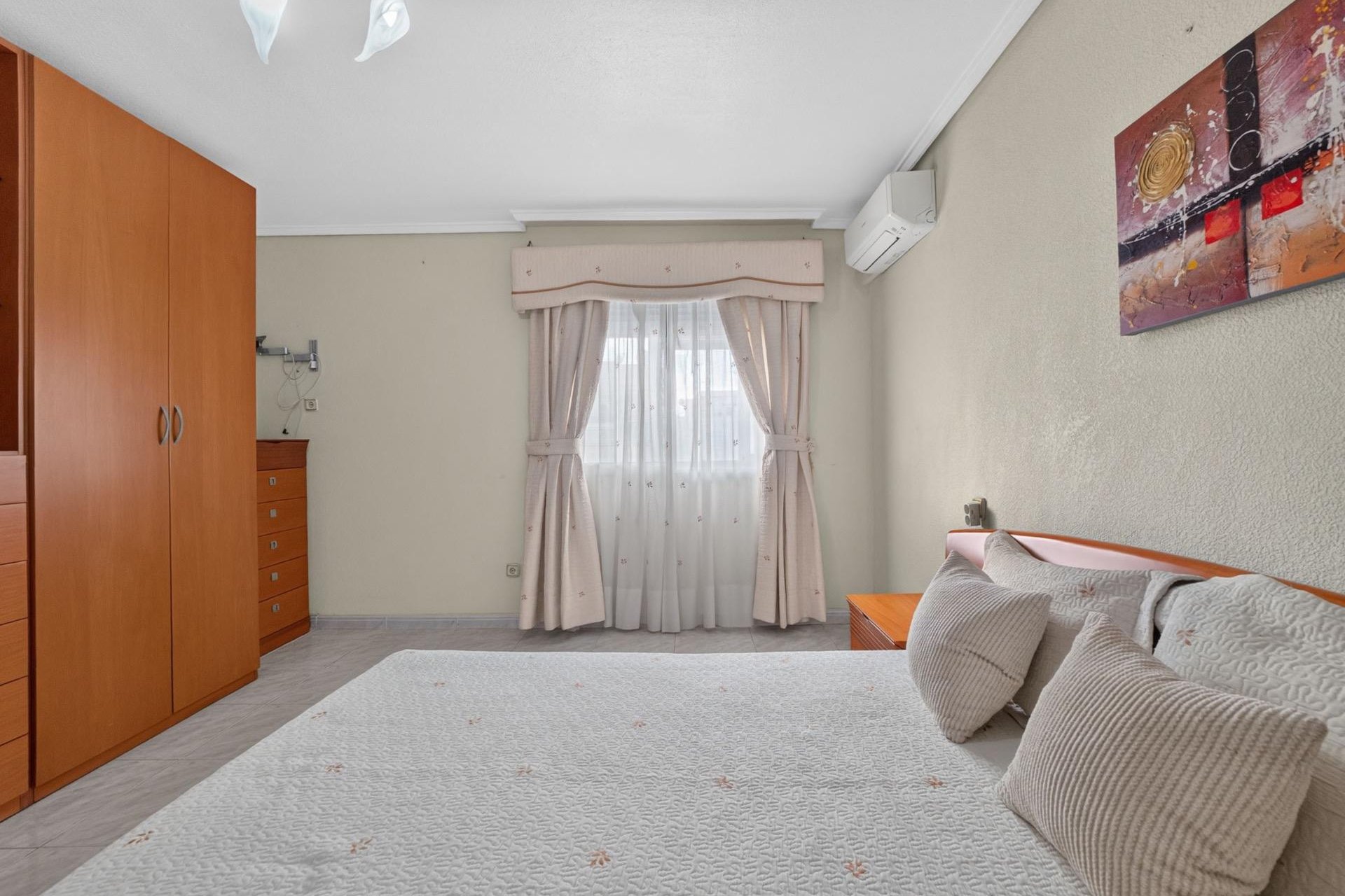 Resale - Apartment / flat -
Torrevieja - Torrevieja - Centre
