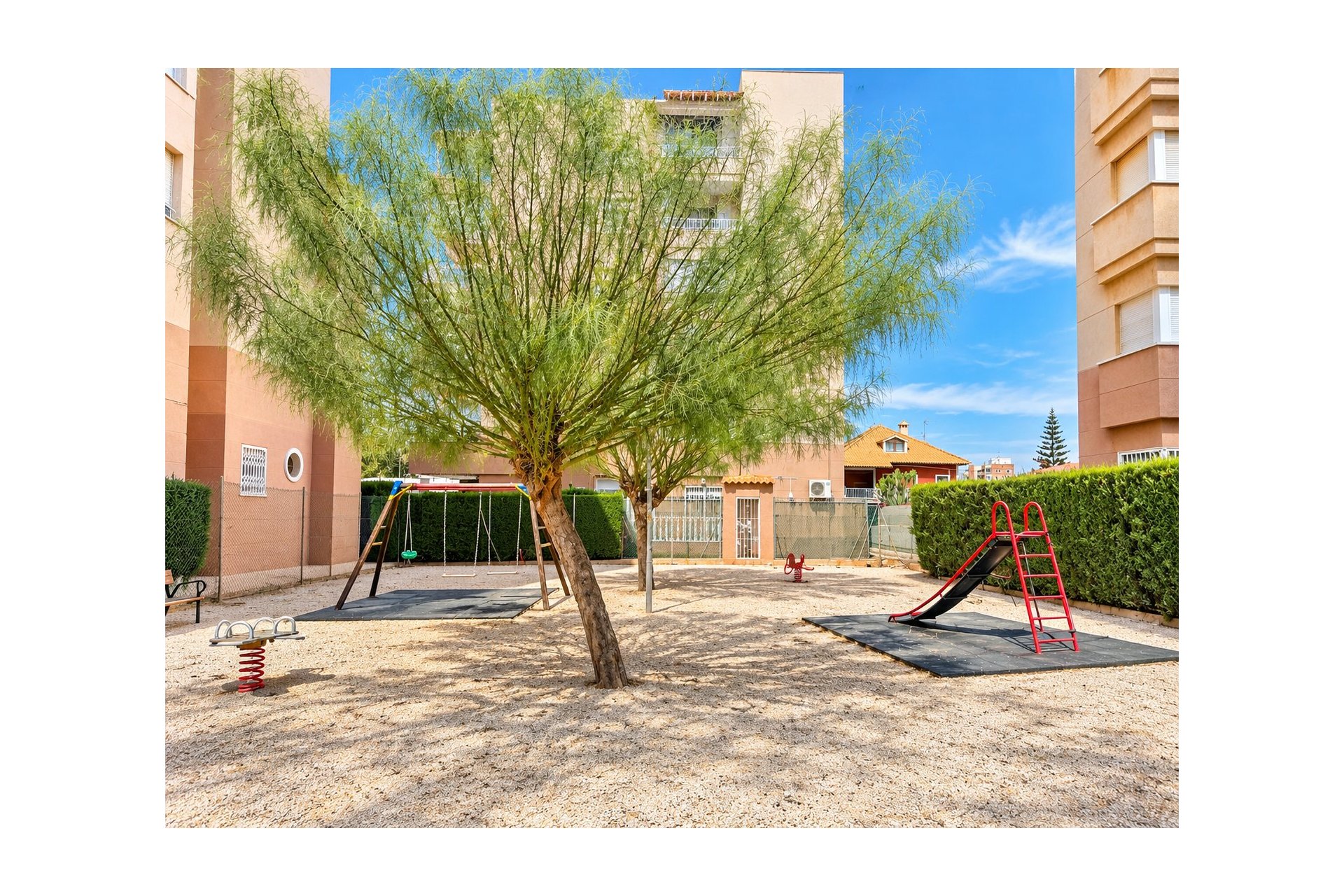Resale - Apartment / flat -
Torrevieja - Torrevieja - Centre