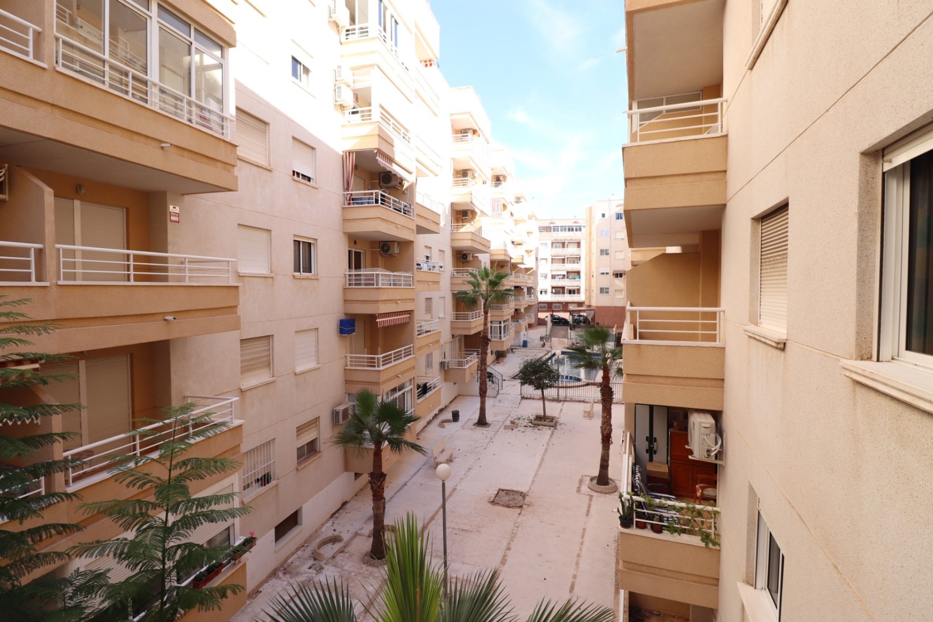 Resale - Apartment / flat -
Torrevieja - Torrevieja - Centre