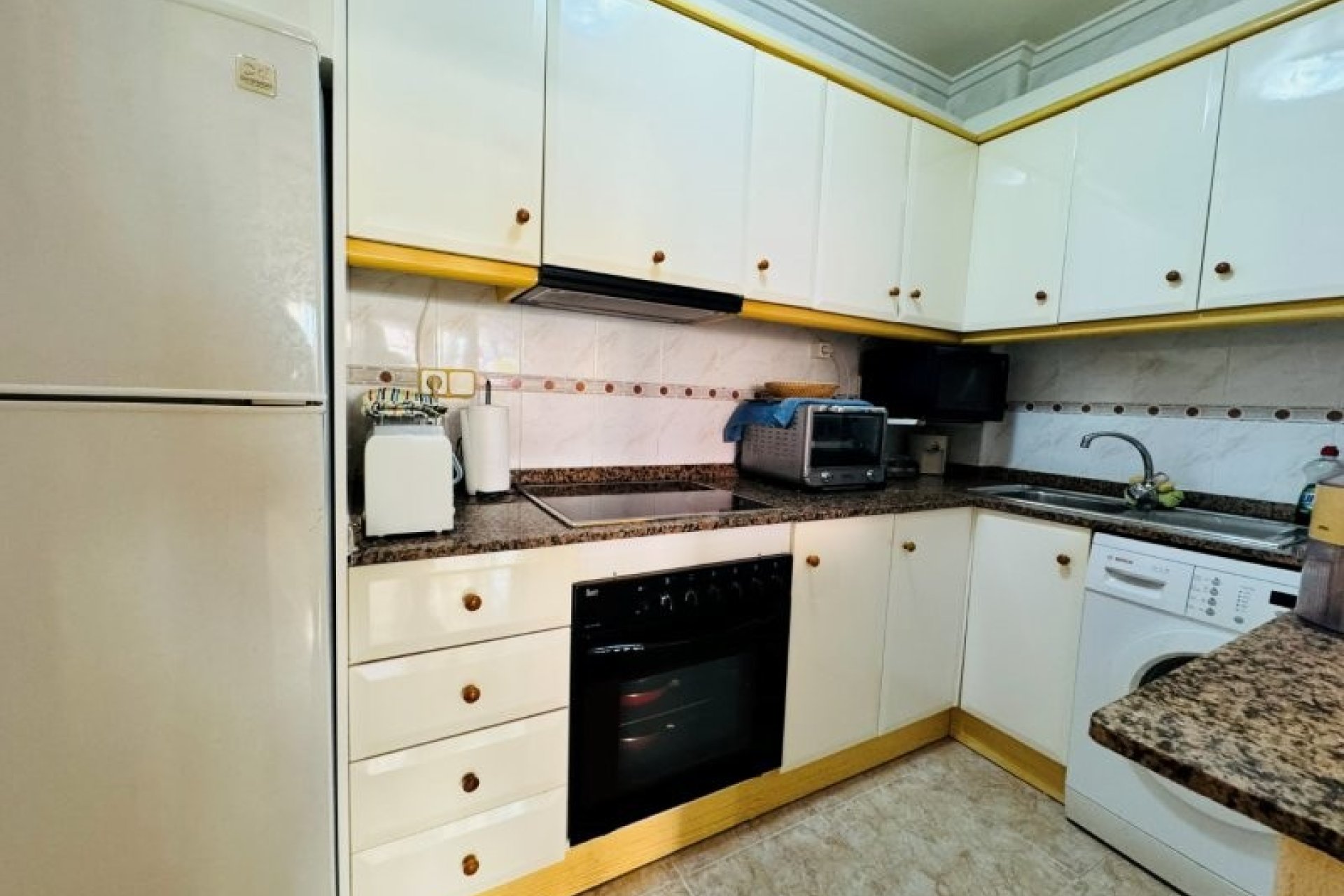 Resale - Apartment / flat -
Torrevieja - Torrevista Playa