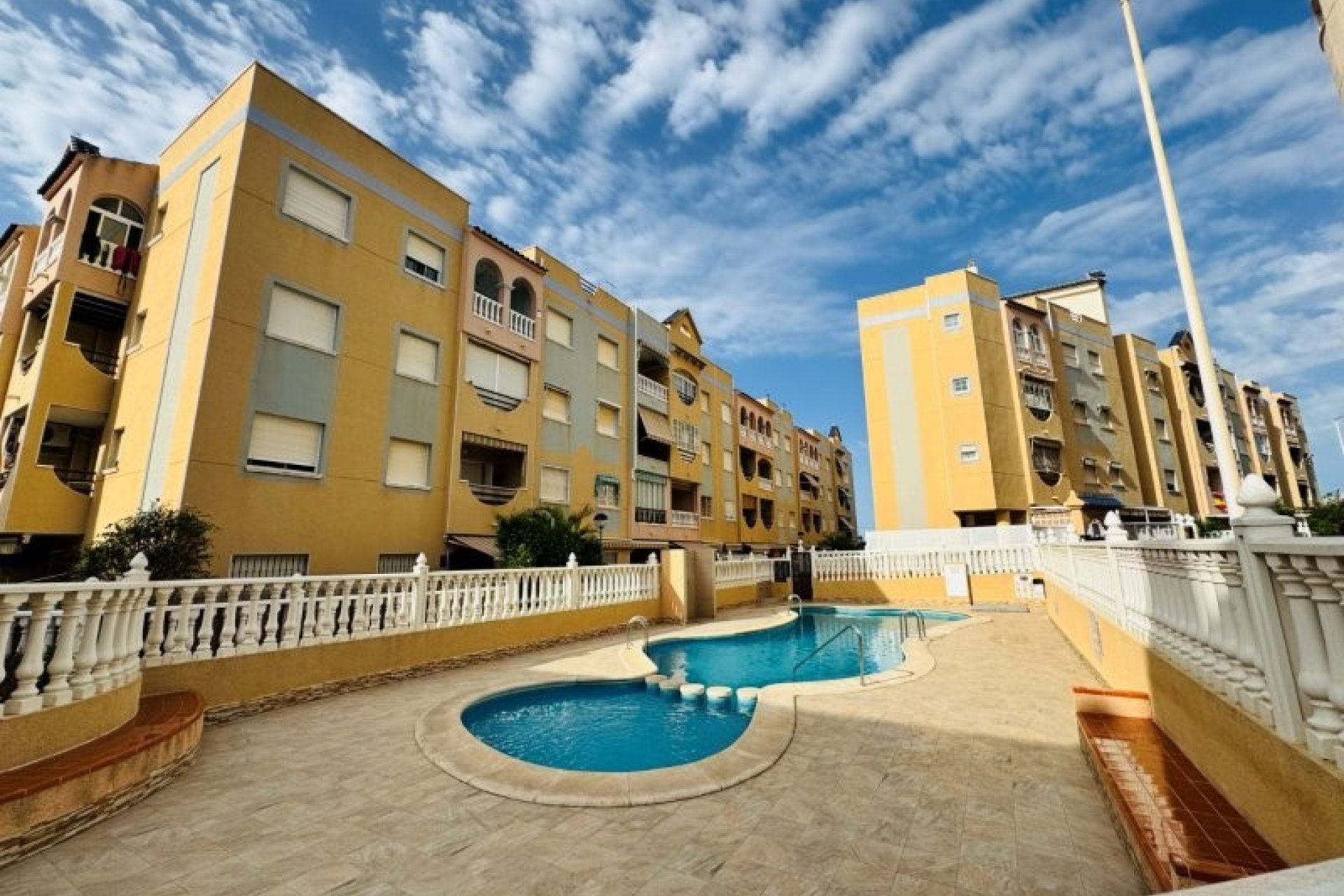 Resale - Apartment / flat -
Torrevieja - Torrevista Playa