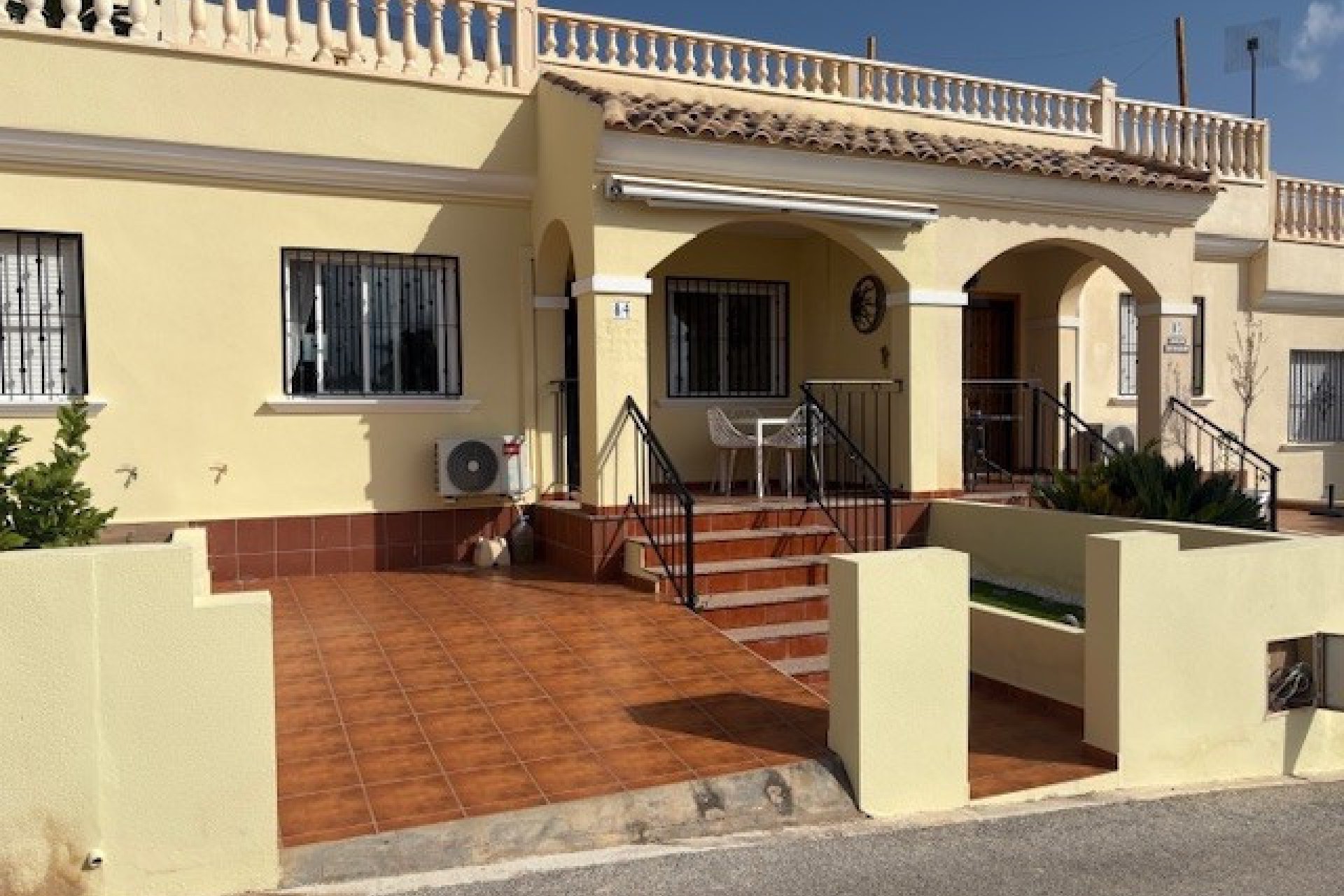 Resale - Bungalow -
Algorfa - Montemar