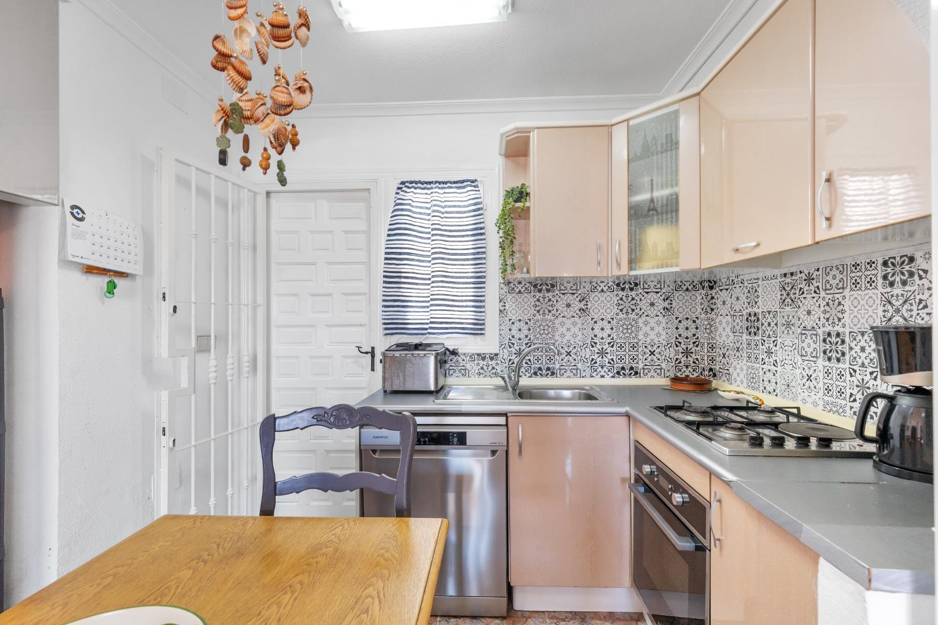 Resale - Bungalow -
Guardamar del Segura - El moncayo