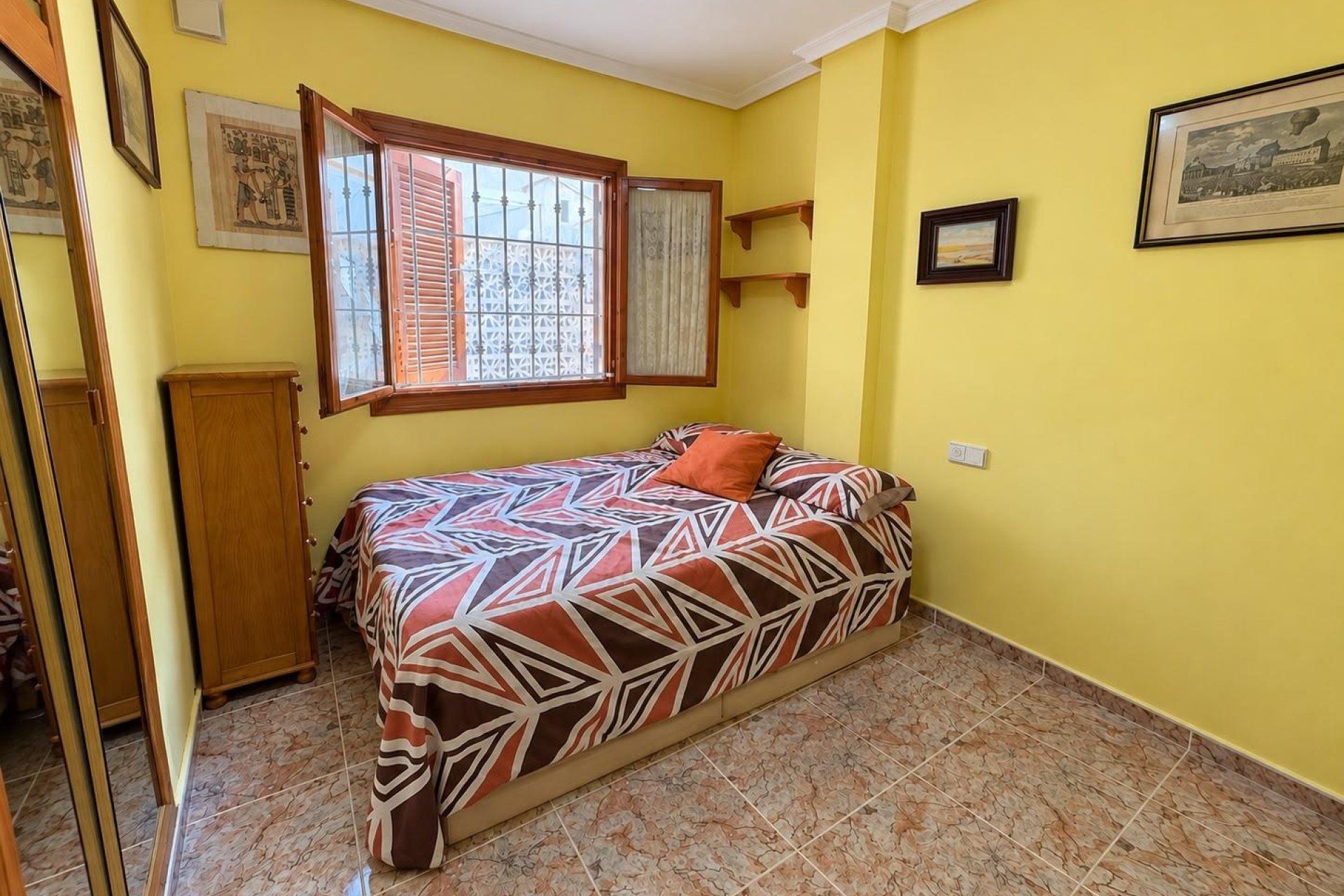 Resale - Bungalow -
Guardamar del Segura - El moncayo