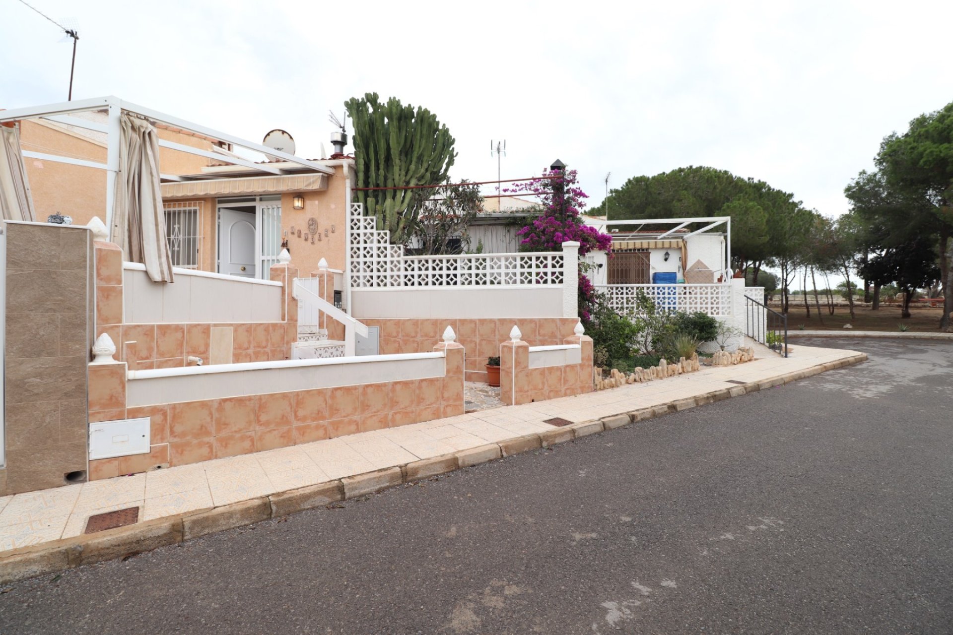 Resale - Bungalow -
Guardamar del Segura - El Moncayo