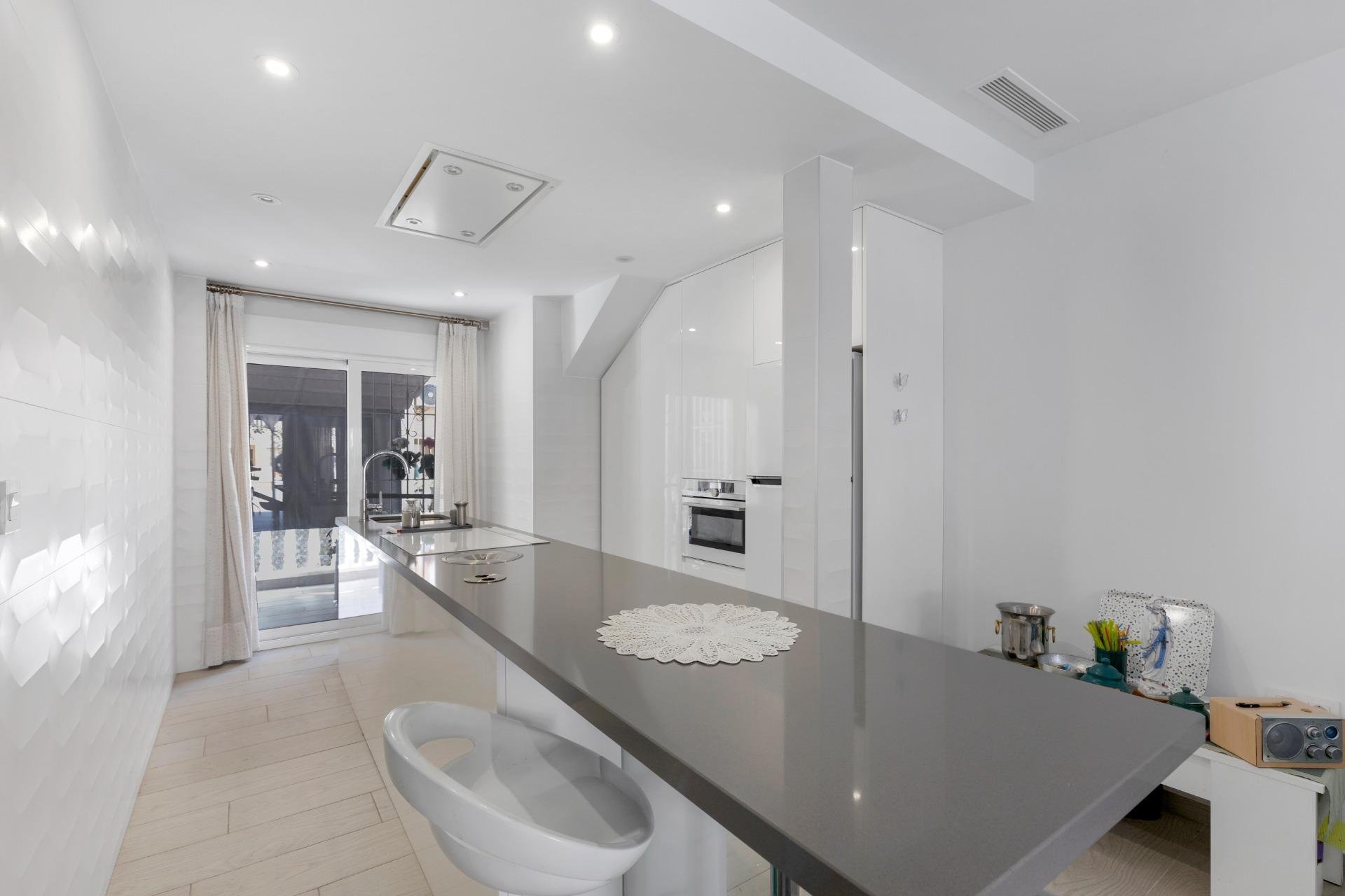 Resale - Bungalow -
Guardamar del Segura - Urbanizaciones