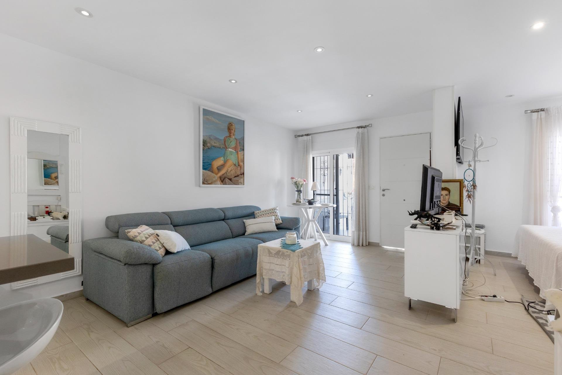 Resale - Bungalow -
Guardamar del Segura - Urbanizaciones