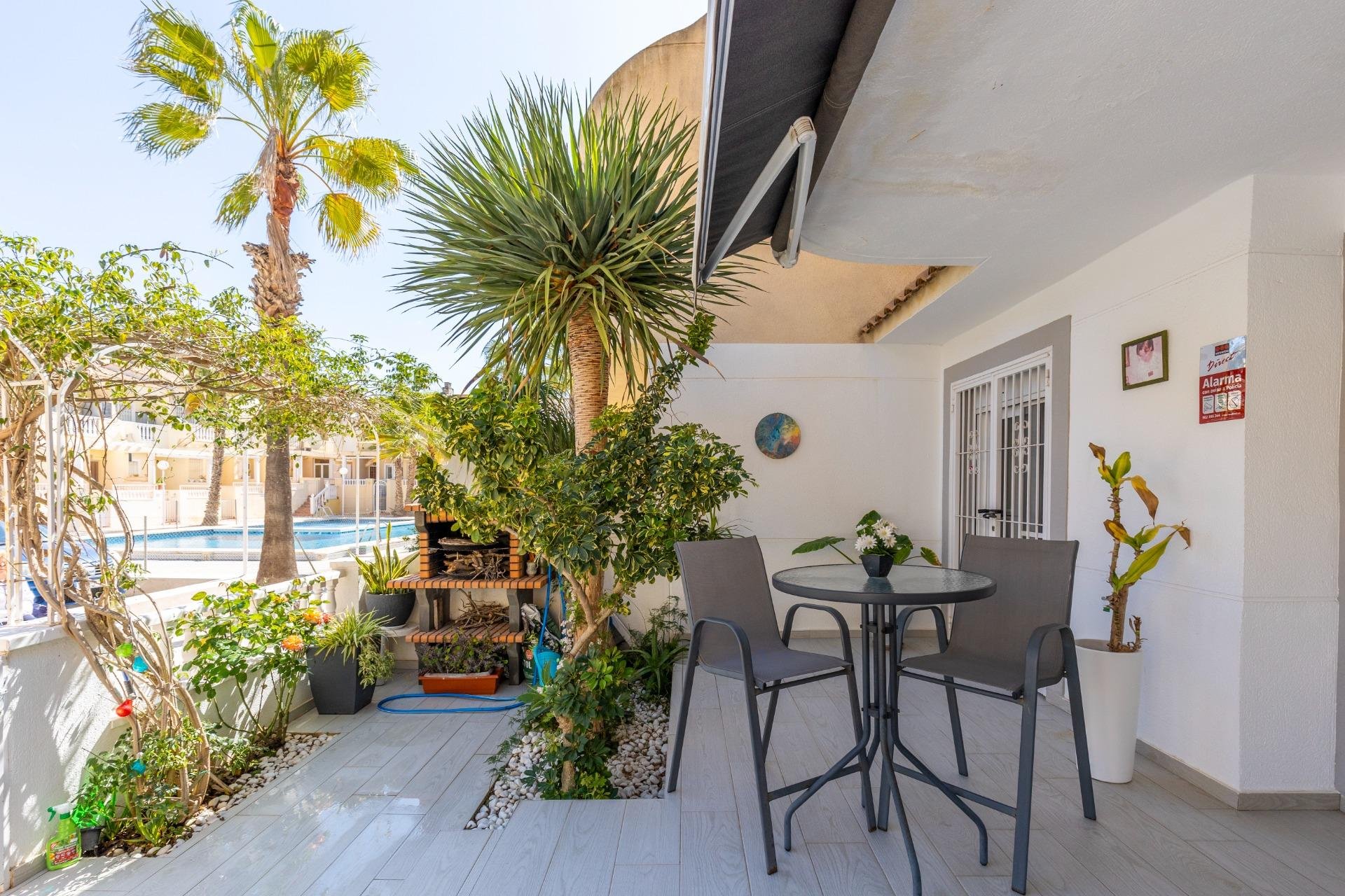 Resale - Bungalow -
Guardamar del Segura - Urbanizaciones