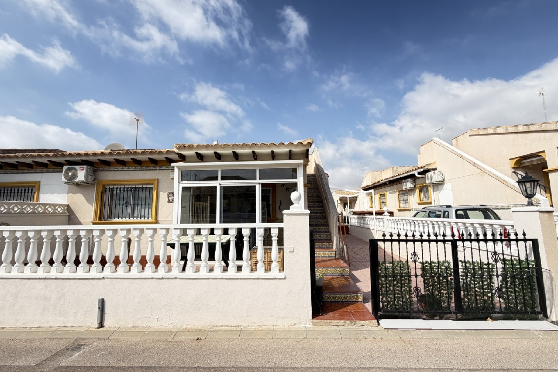 Resale - Bungalow -
Orihuela Costa - La Zenia