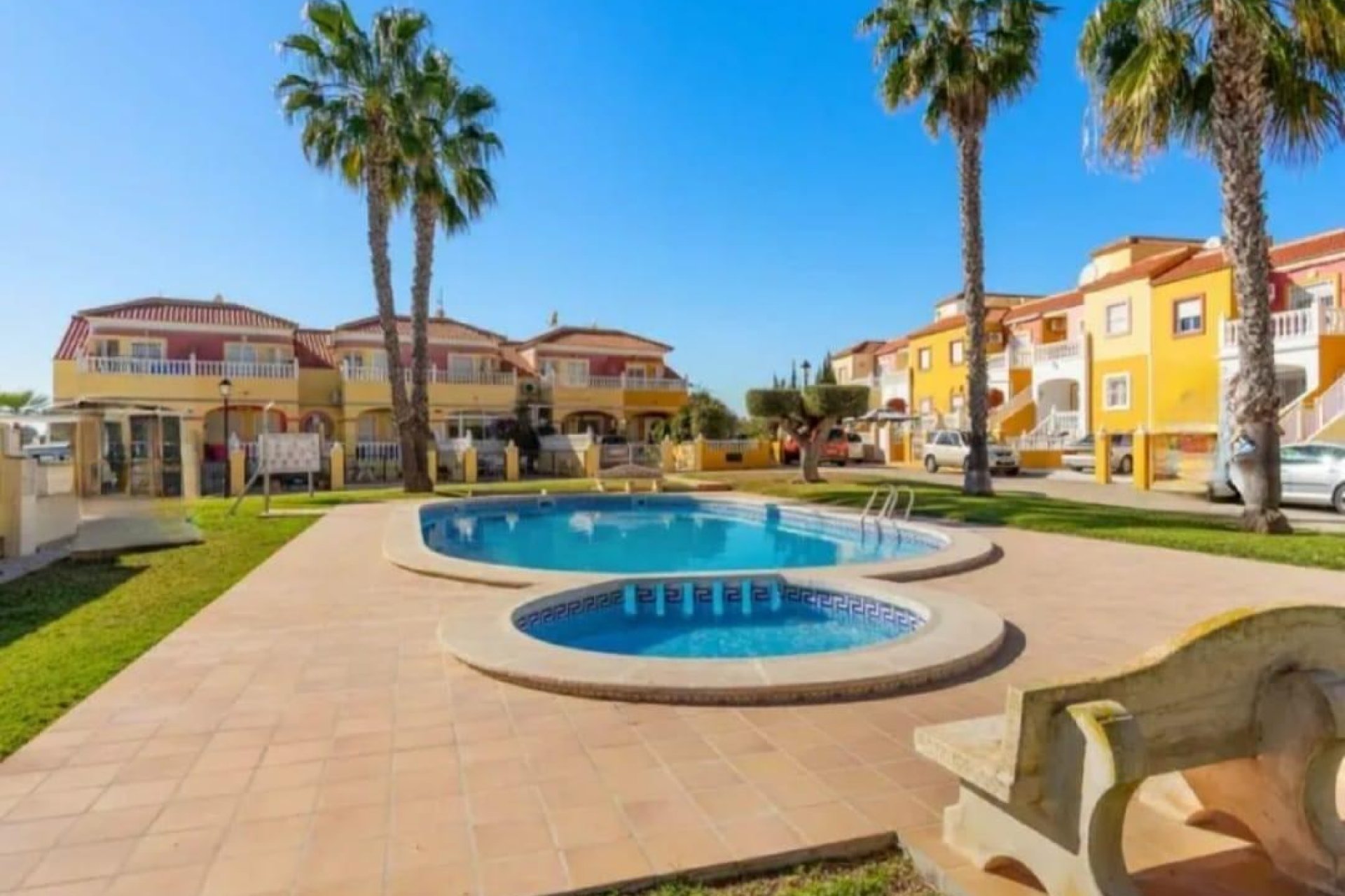 Resale - Bungalow -
Orihuela Costa - Lomas de Cabo Roig