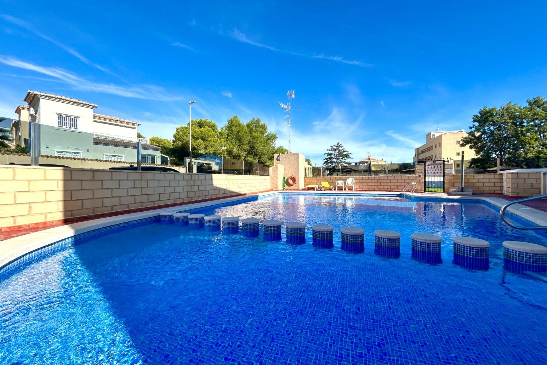 Resale - Bungalow -
Orihuela Costa - Lomas de Don Juan