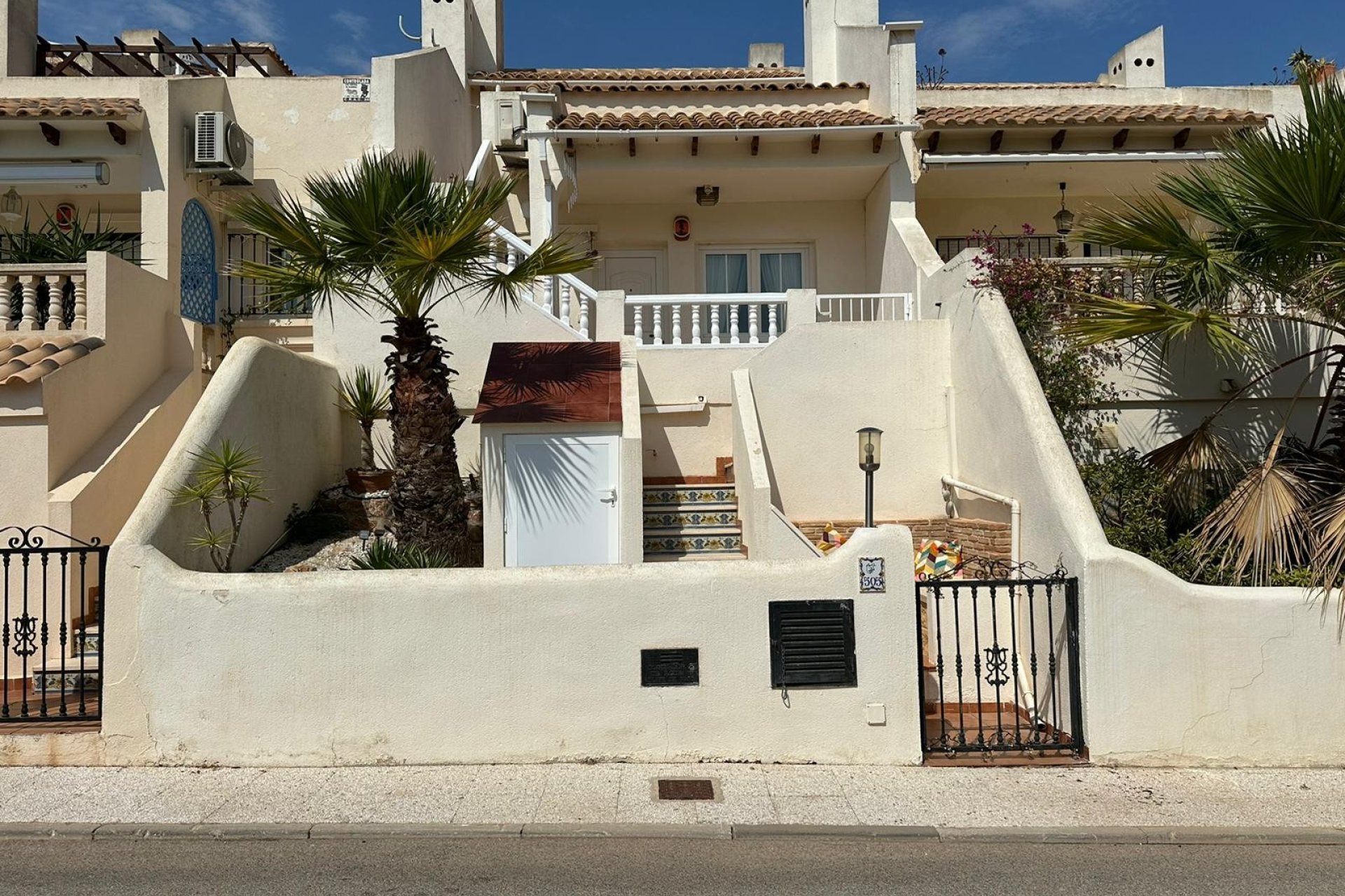 Resale - Bungalow -
Orihuela Costa