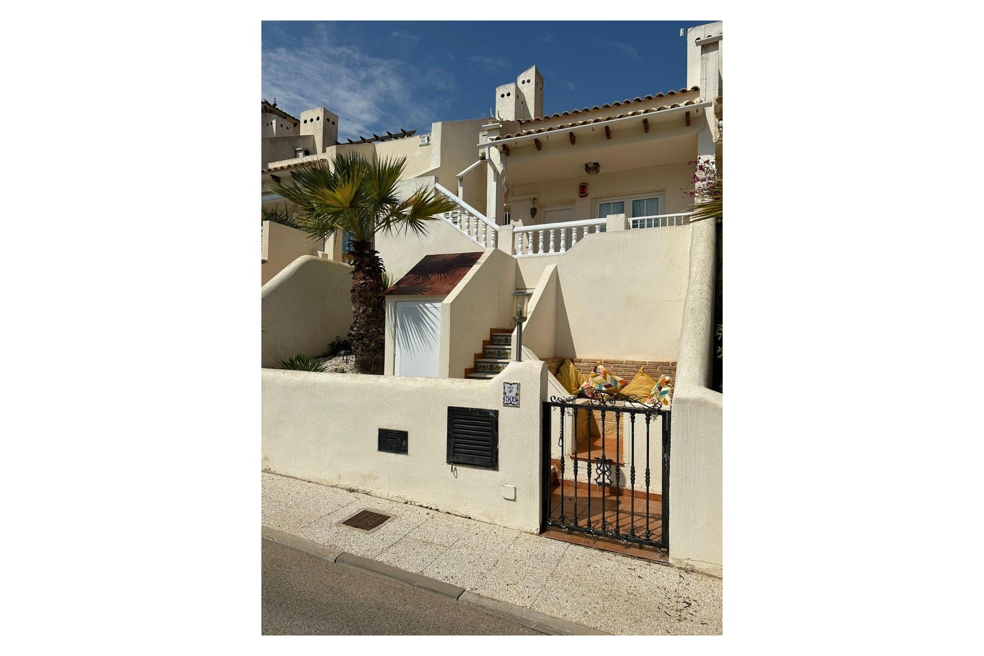 Resale - Bungalow -
Orihuela Costa