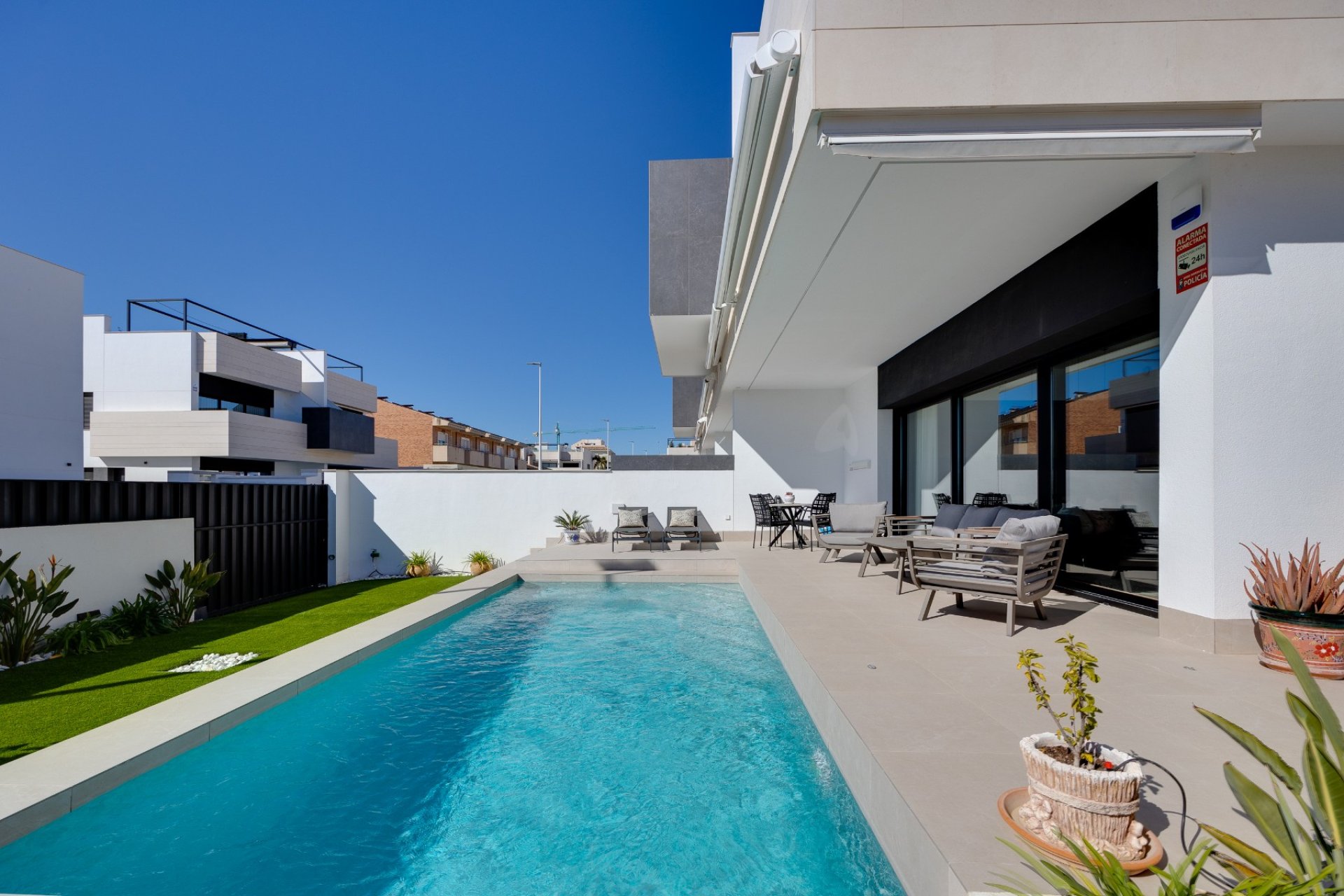 Resale - Bungalow -
Pilar de la Horadada - Costa Blanca Sur